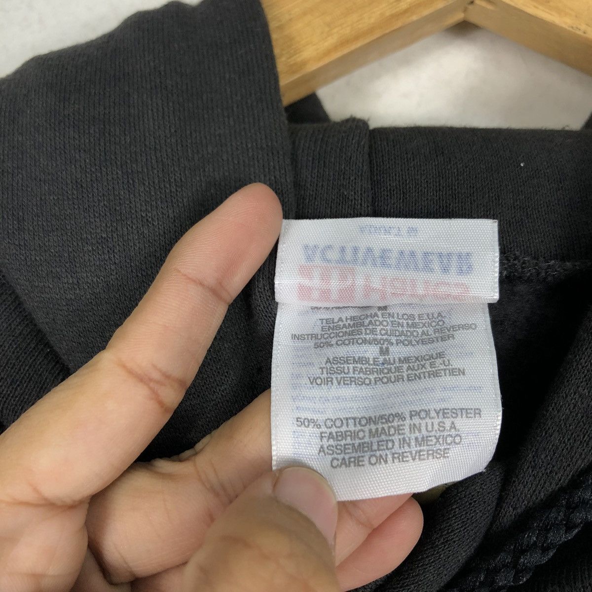 Hanes × Vintage Vintage Hanes Sweatshirt Hoodie Small Size Streetwear Size US S / EU 44-46 / 1 - 15 Thumbnail