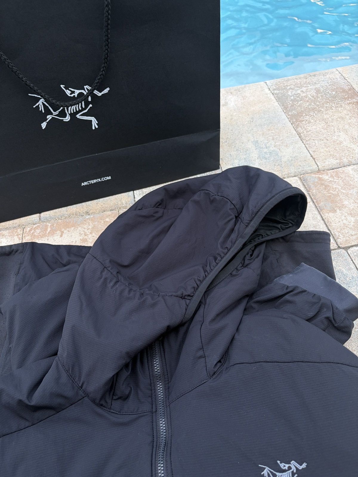 Arc'teryx Arc’teryx Atom LT ‘Black’ Size US M / EU 48-50 / 2 - 6 Thumbnail