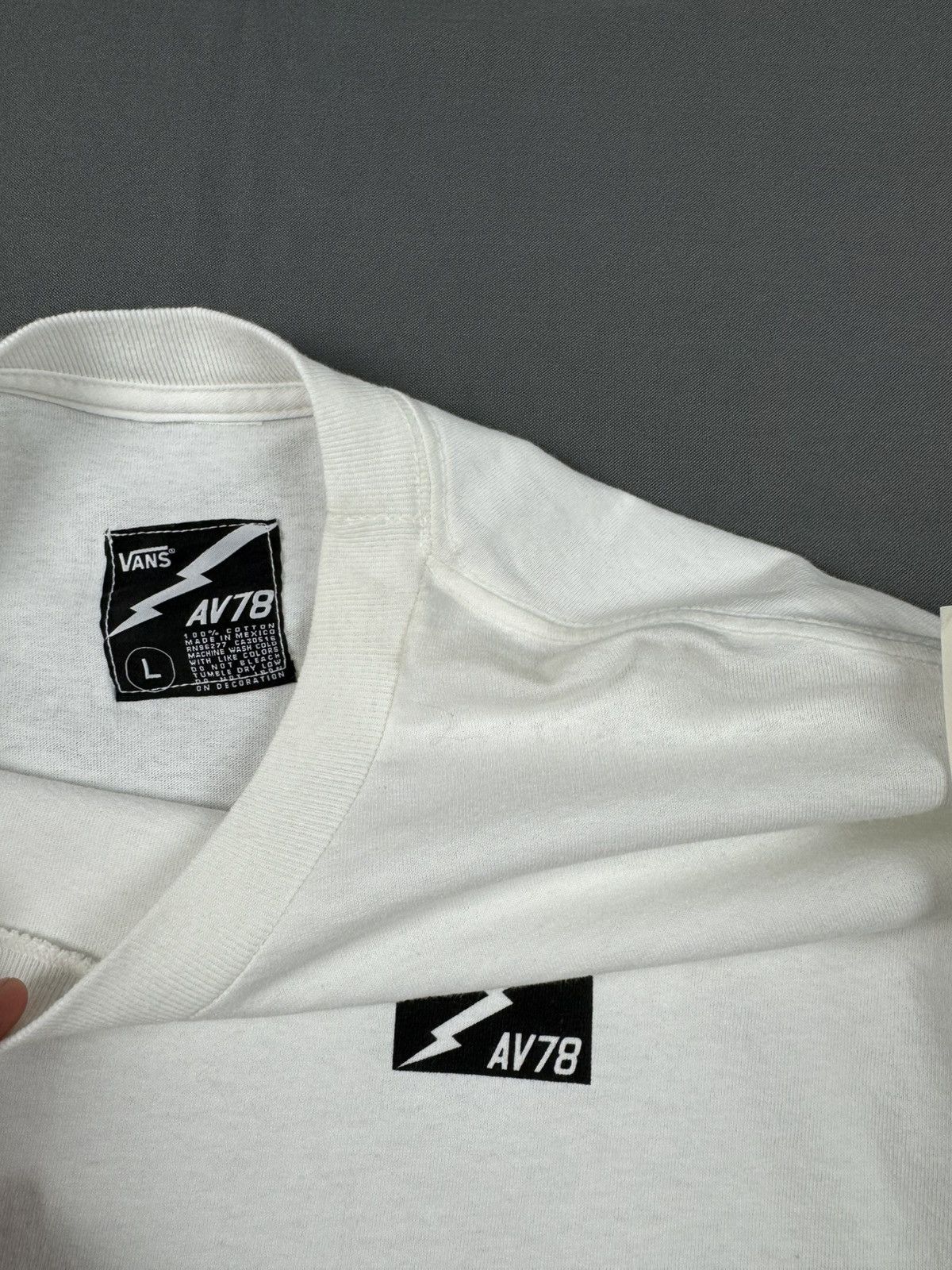 Vans NWT Vans of the Wall x AV78 Dagger LS T-Shirt Size US L / EU 52-54 / 3 - 8 Thumbnail