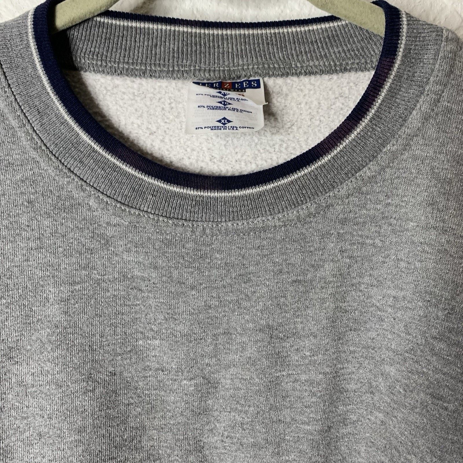 Jerzees Vintage Jerzees Super Sweats Embroidered Chicago Sweatshirt Size US XL / EU 56 / 4 - 11 Thumbnail