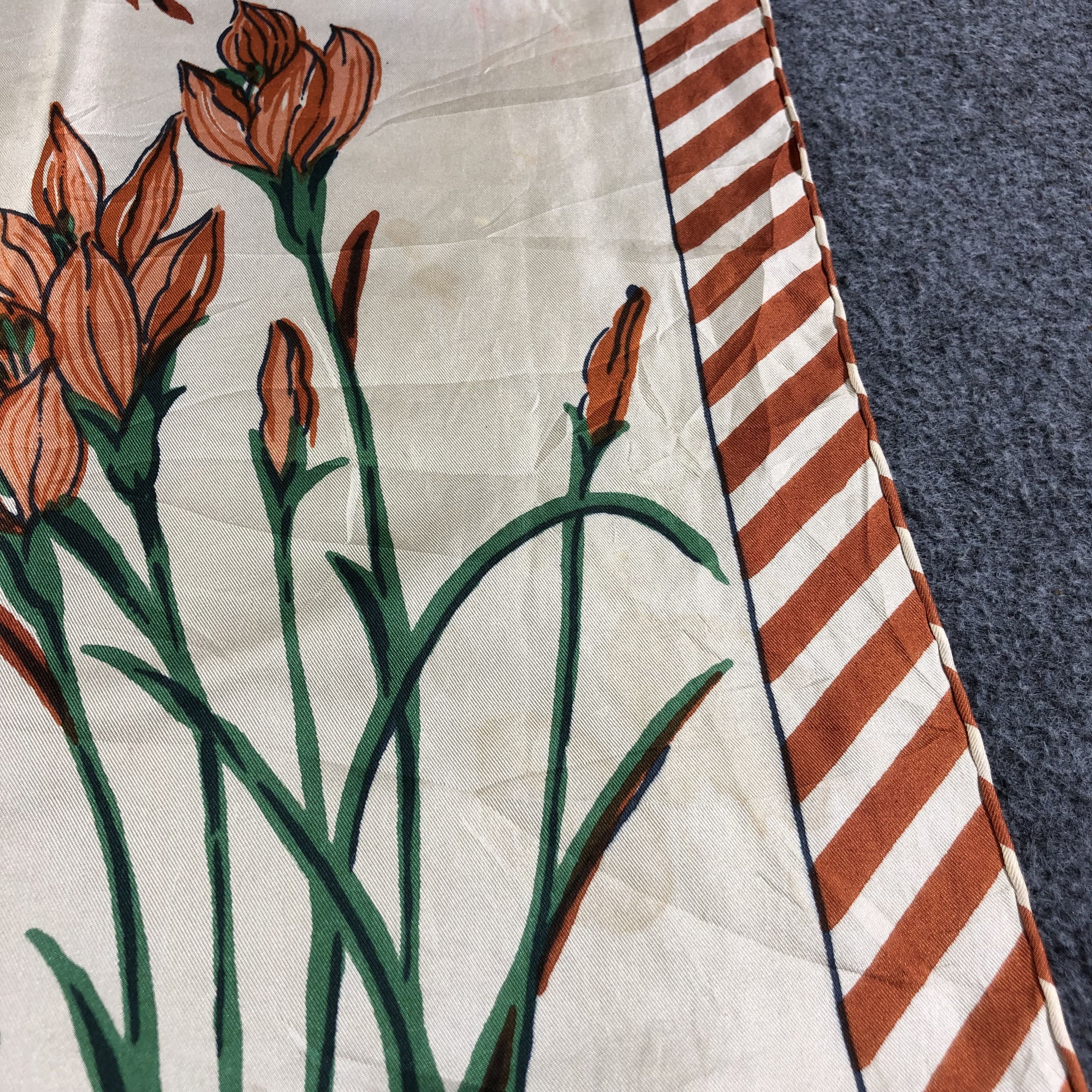 Vintage Luxury Hand Rolled Floral Silk Scarf M402 Size ONE SIZE - 7 Thumbnail