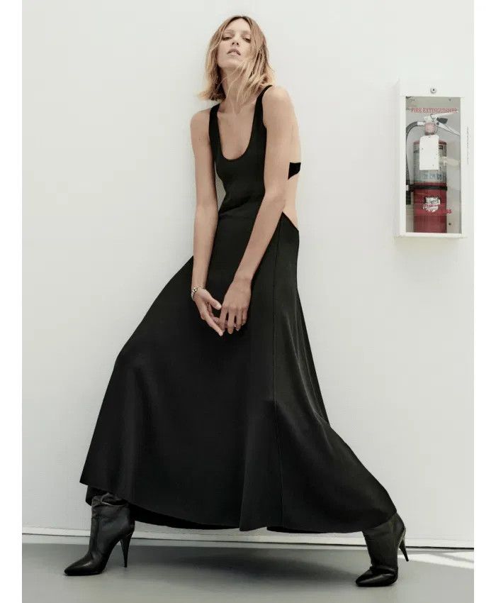 Saint Laurent Paris o1s1wg111124 Long Cut-Out Dress in Wool in Black Size XS / US 0-2 / IT 36-38 - 2 Thumbnail