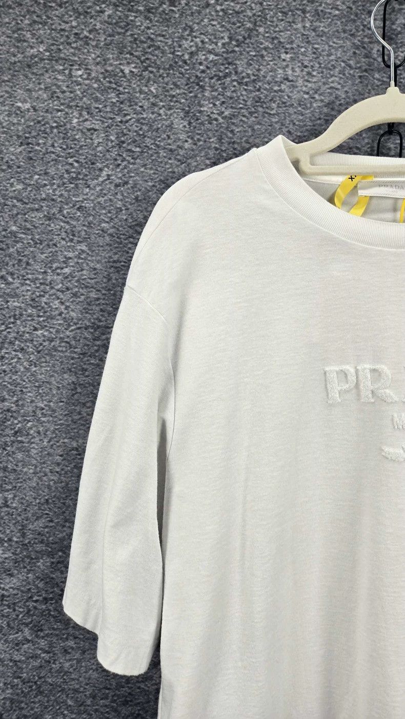Prada PradaSolid color round-neck T-shirt 2503-Nextarrow Size US L / EU 52-54 / 3 - 3 Thumbnail