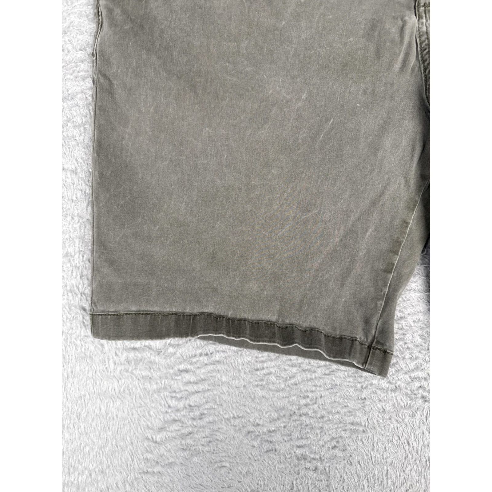 Tommy Bahama Tommy Bahama Shorts Mens 40 Gray Chino Flat Front Casual Cotton Blend Walk Size US 40 / EU 56 - 4 Thumbnail