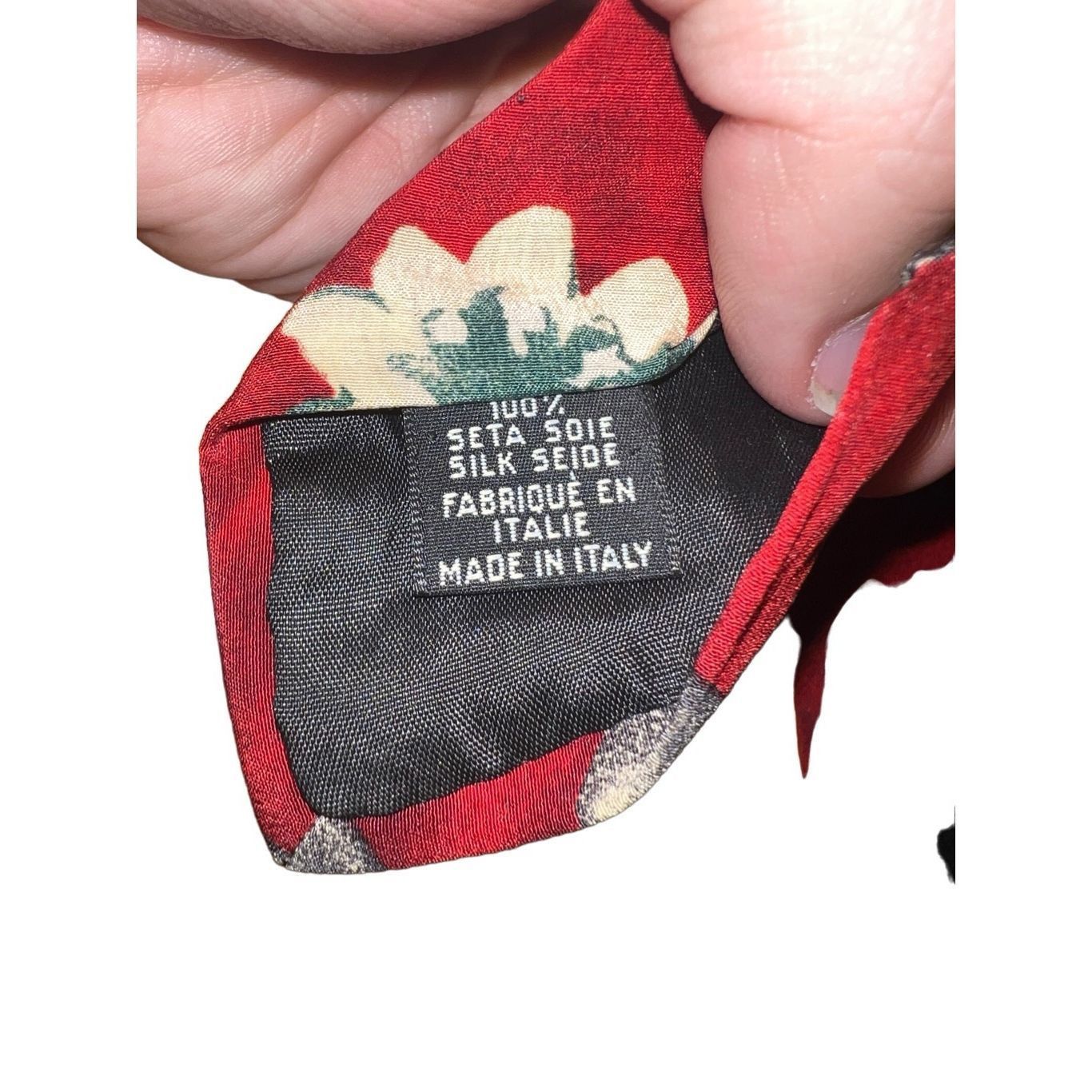 Hugo Boss Hugo Boss Red Flower Print Made in Italy Neck Tie Size ONE SIZE - 5 Thumbnail