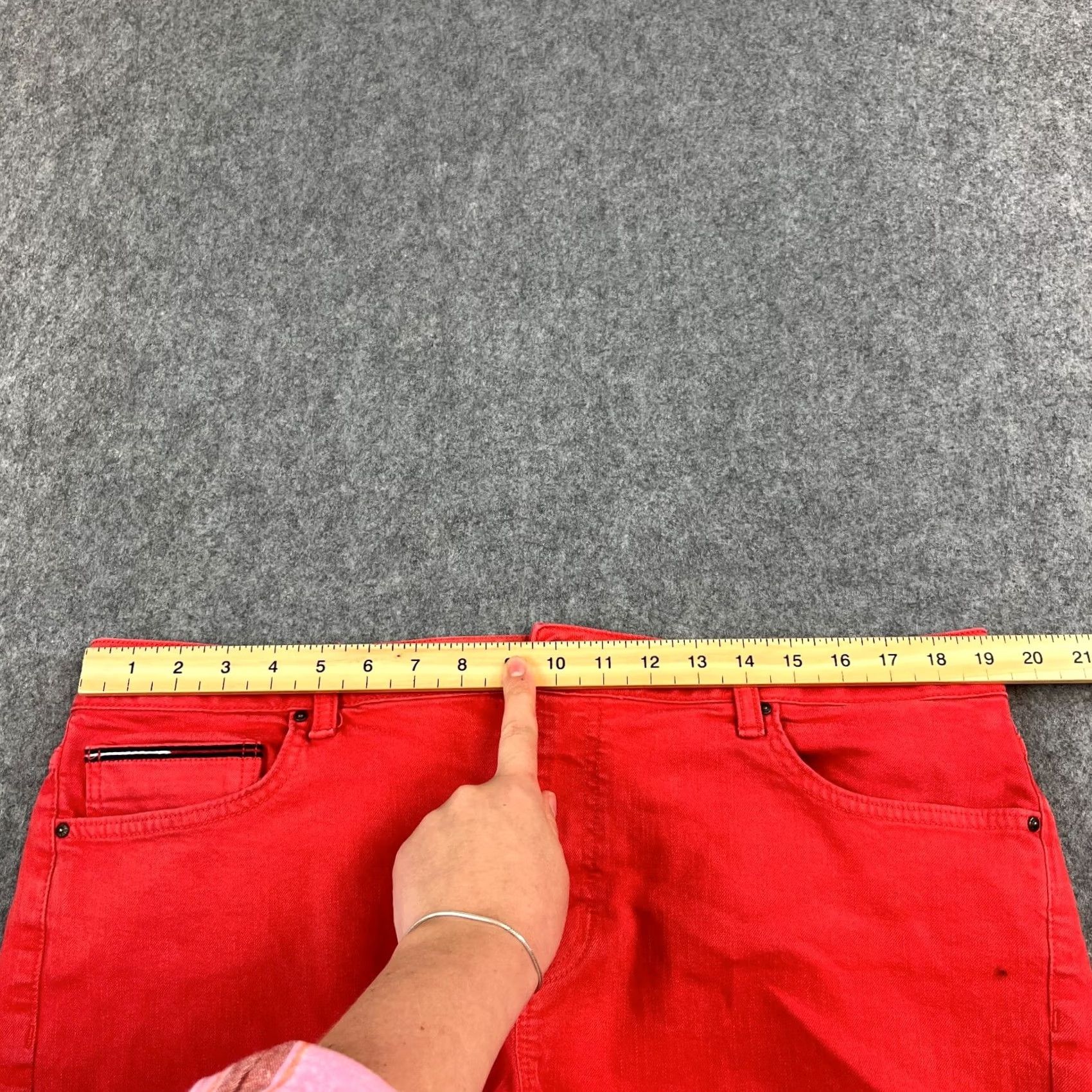 Tommy Hilfiger Tommy Hilfiger Womens Denim Shorts UK 18 W38 Red Fray Hem Short Chino Casual Pants Retro 90s Womens Size 40" / US 18 - 6 Thumbnail