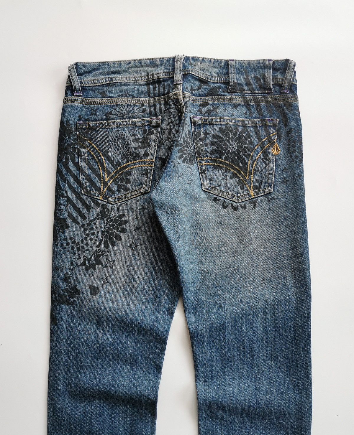 Volcom Vintage Volcom Flowers Print Denim Jeans Size 28" / US 6 / IT 42 - 1 Thumbnail