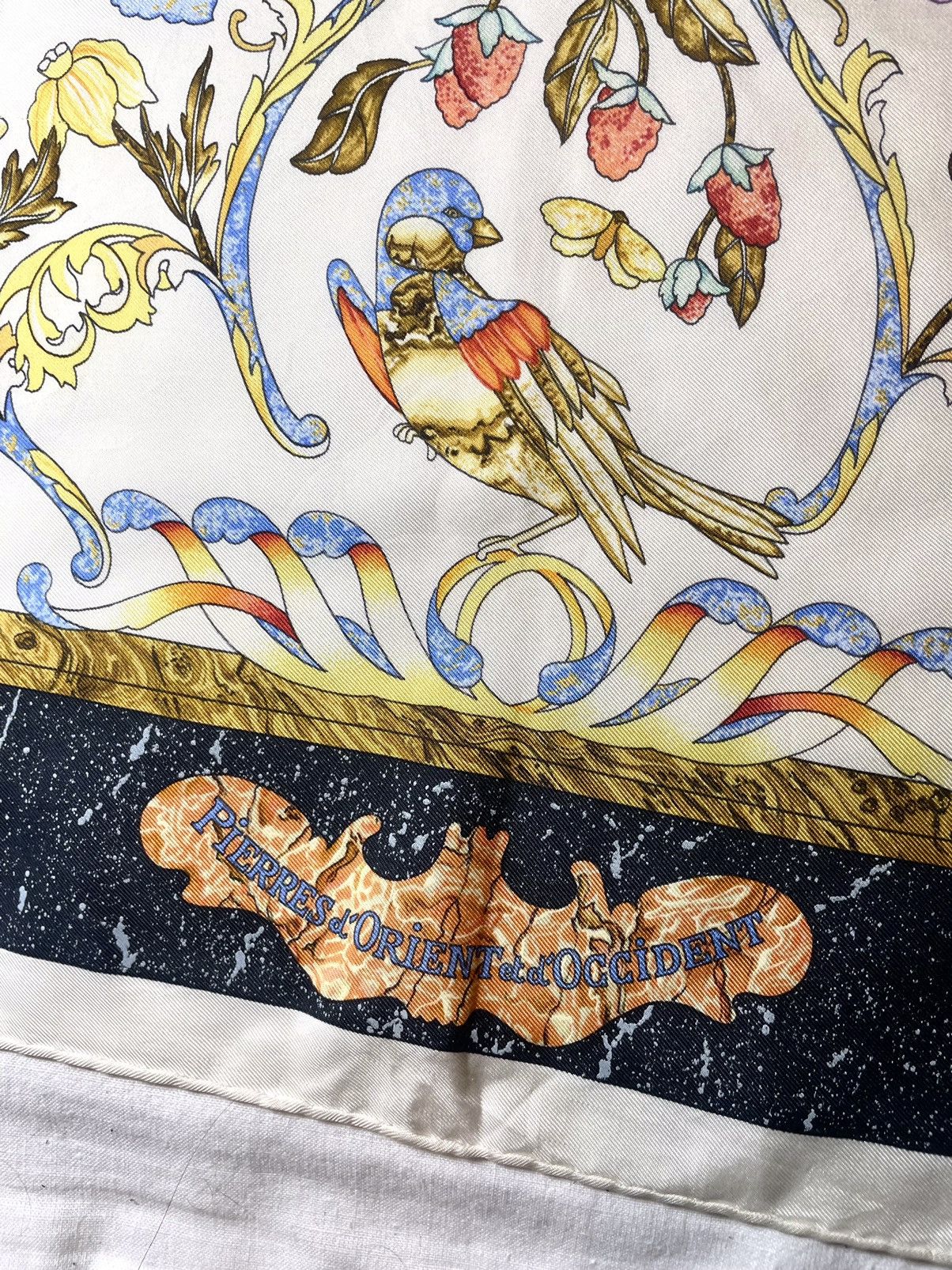 Hermes Hermes Pierres d’Orient et d’Occident white black silk scarf Size ONE SIZE - 1 Thumbnail