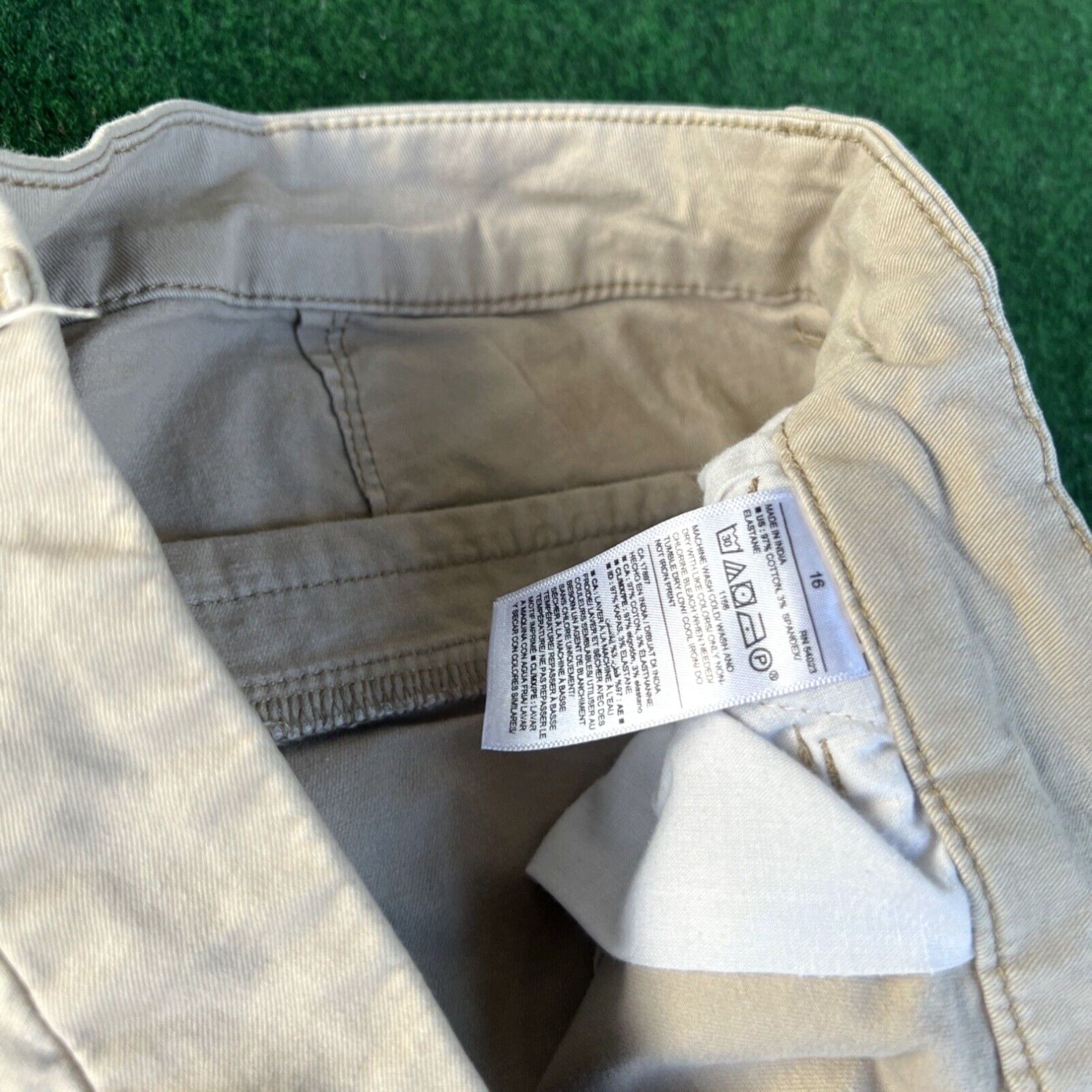 Old Navy Old Navy Skinny Khakis Womens Size 16 38x30 Size ONE SIZE - 4 Thumbnail