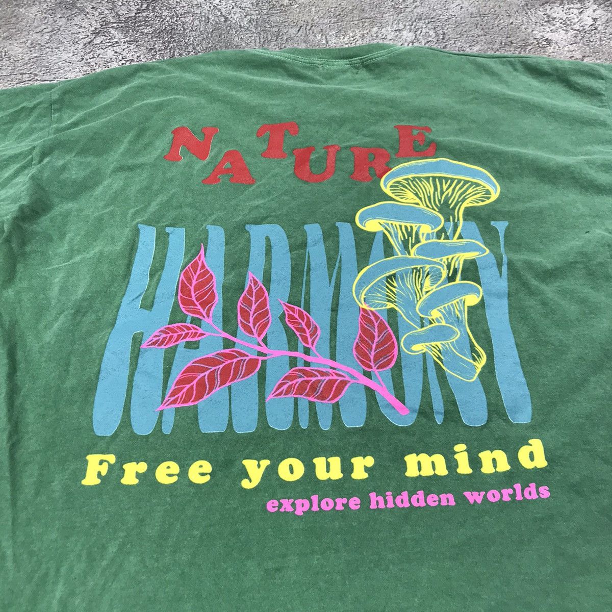 Vintage Vintage Y2K Sun Faded Graphic Tee Free Your Mind Rave Slim L Size US L / EU 52-54 / 3 - 2 Thumbnail