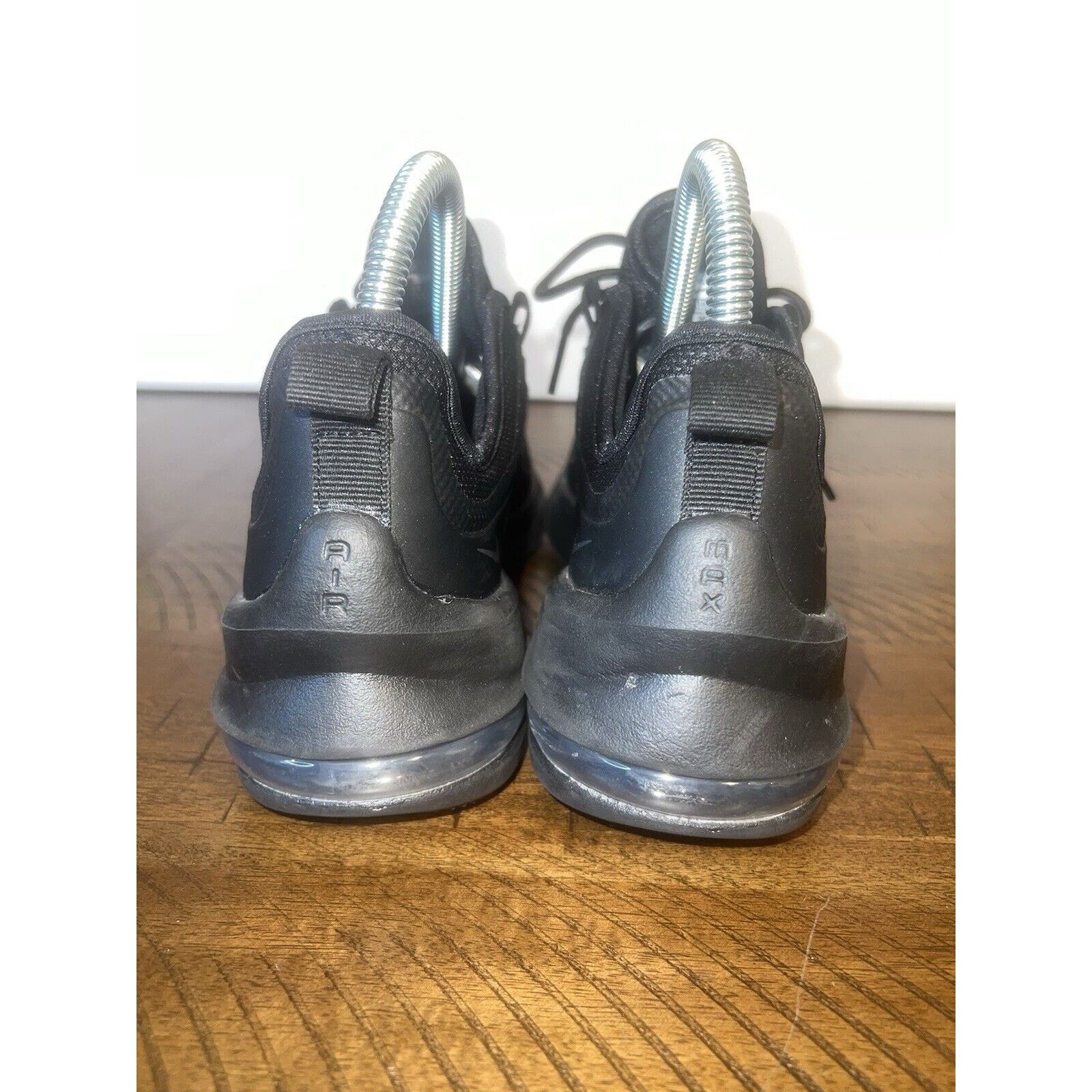 Nike Nike Air Max Axis Sneakers Womens 6 Black Lace Up Athletic Size US 6 / IT 36 - 11 Thumbnail
