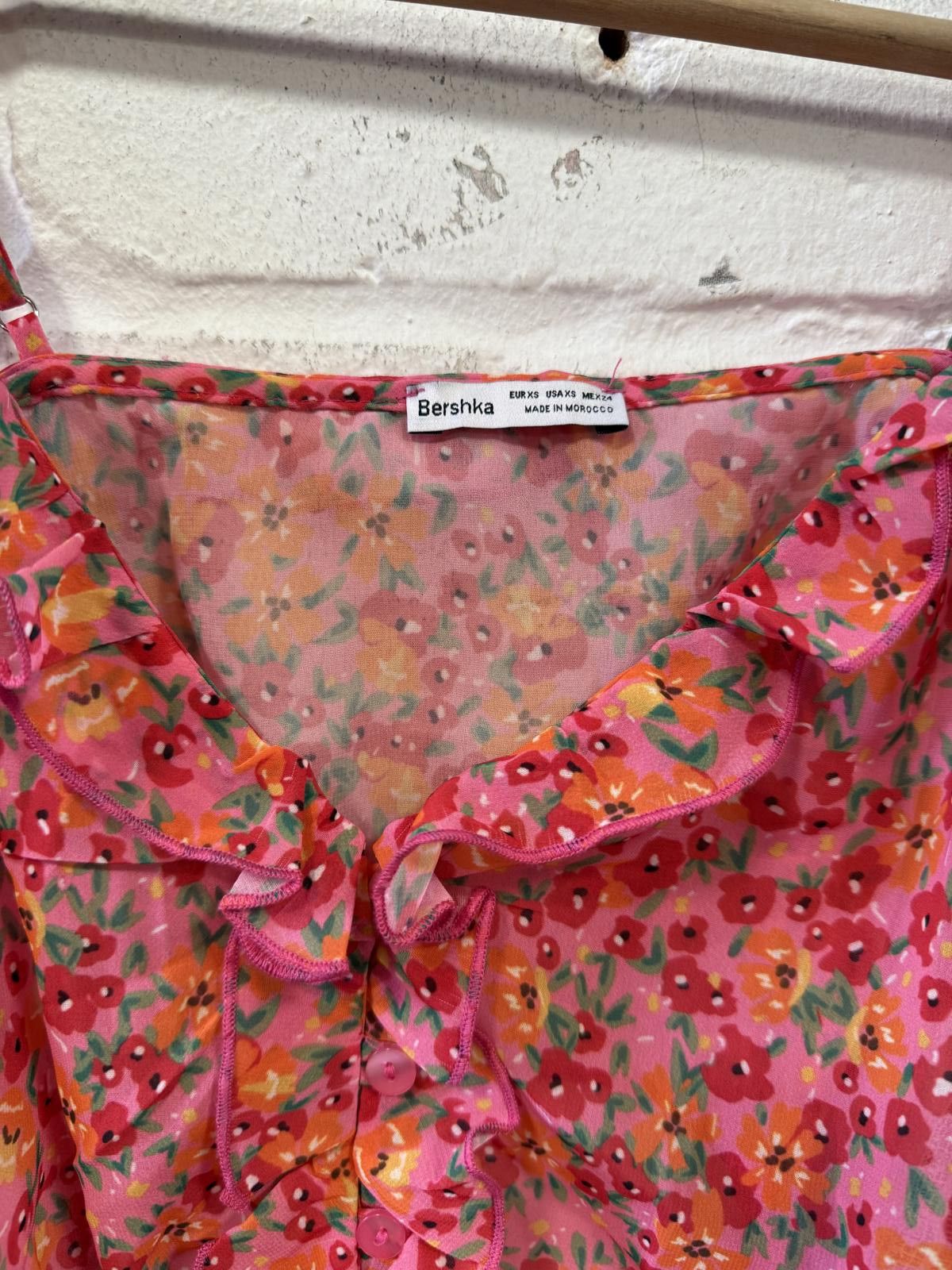 Bershka Bershka Floral Ruffle Crop Top Size XS / US 0-2 / IT 36-38 - 2 Thumbnail