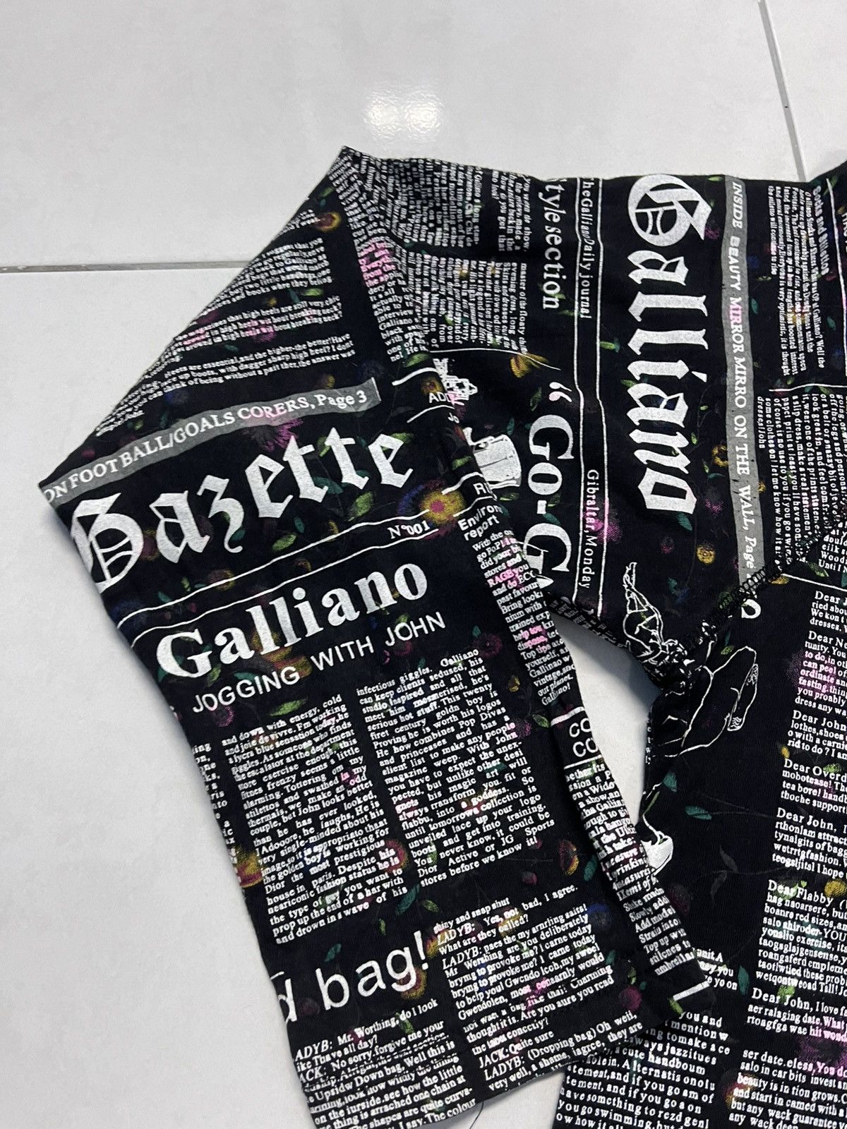John Galliano VINTAGE JOHN GALLIANO GAZETTE NEWSPAPER PRINT VERY RARE Size US XL / EU 56 / 4 - 4 Thumbnail