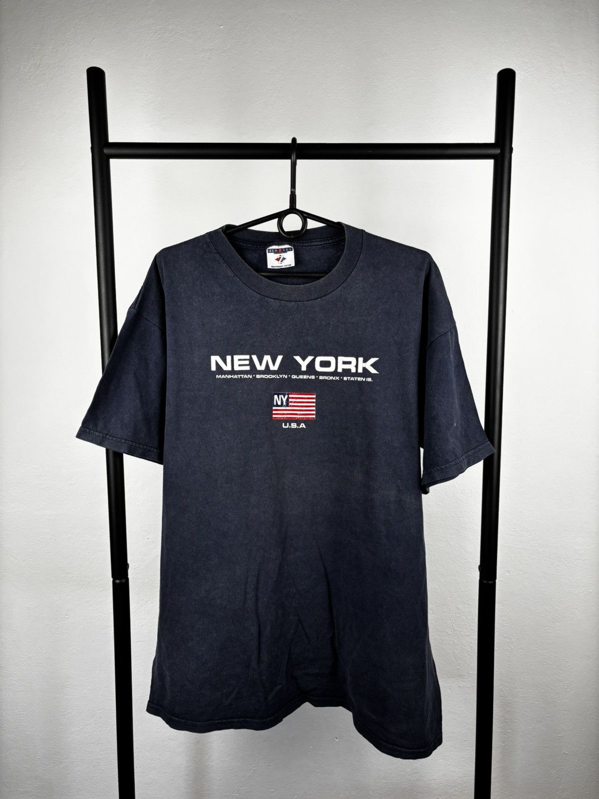 New York Yankees × Vintage New York vintage big logo t shirt size L Size US L / EU 52-54 / 3 - 1 Thumbnail