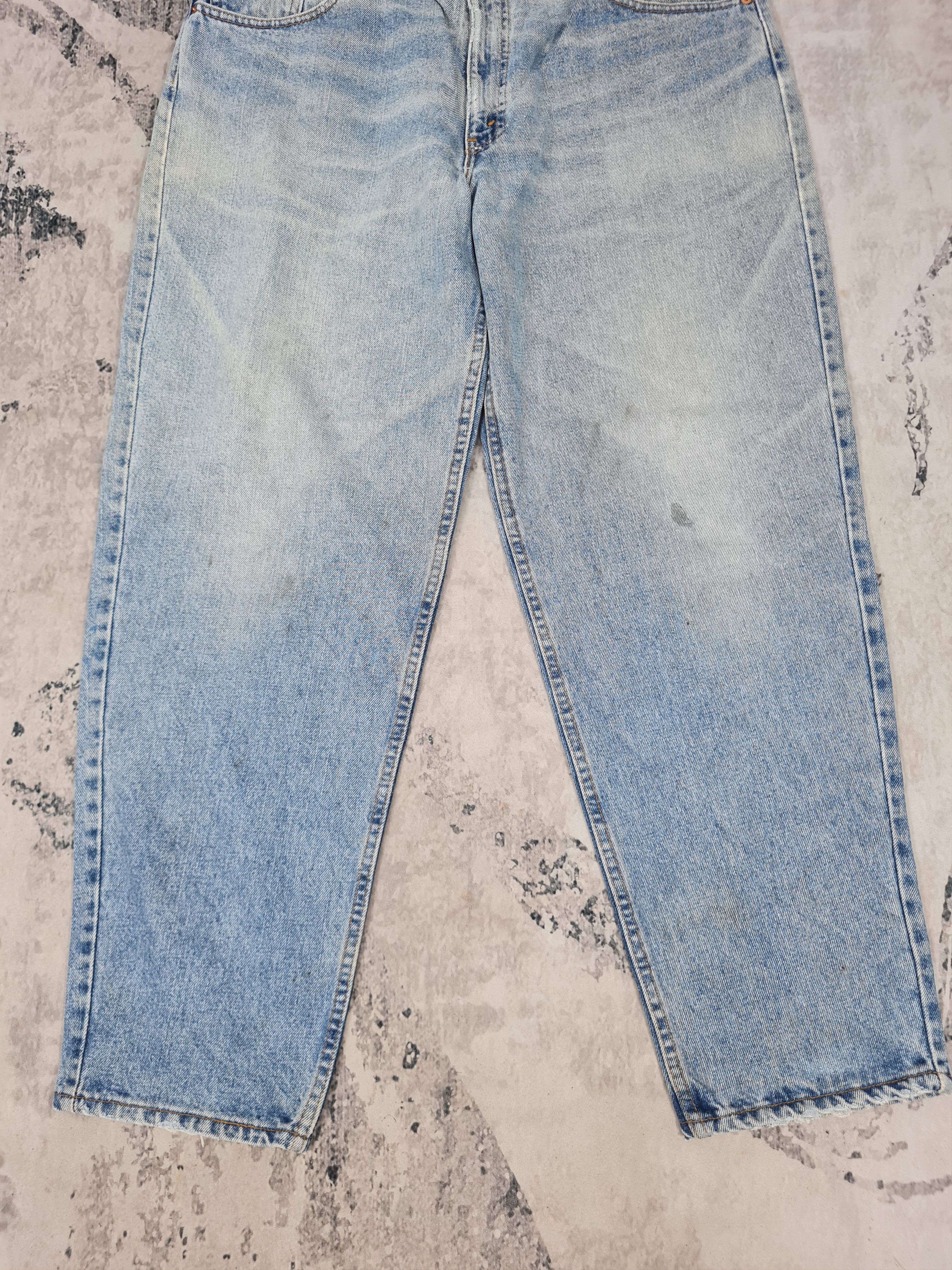 Levi's Vintage Clothing Vintage 90's LEVIS Light Blue Stain Jeans L0352 Size 34X33 Size US 34 / EU 50 - 2 Thumbnail