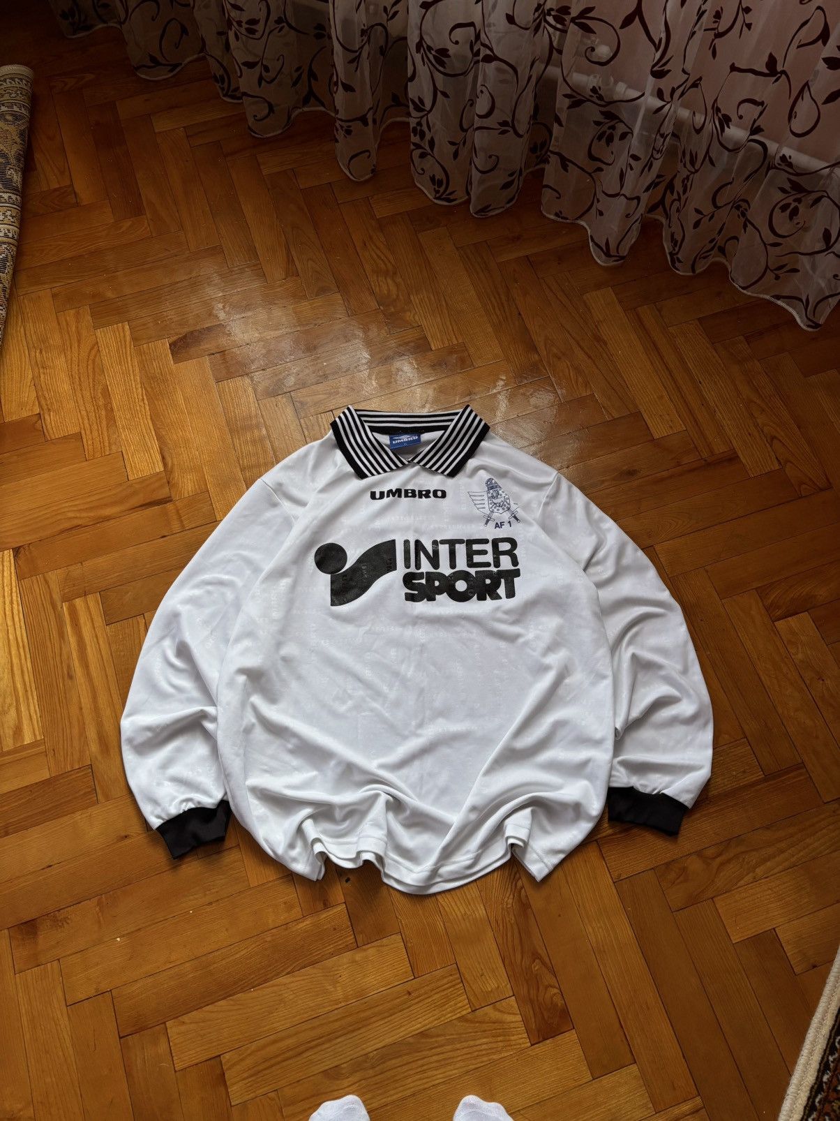 Umbro Vintage Umbro InterSport Monogram Longsleeve Polo Size US XL / EU 56 / 4 - 2 Thumbnail