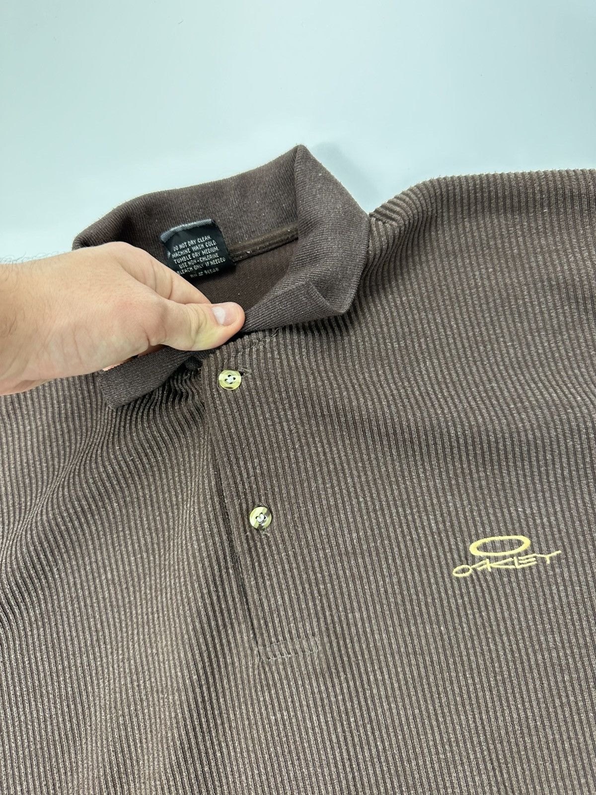 Oakley Vintage Oakley T-shirt Embroidered Logo Casual Brown Fit Size US L / EU 52-54 / 3 - 9 Thumbnail