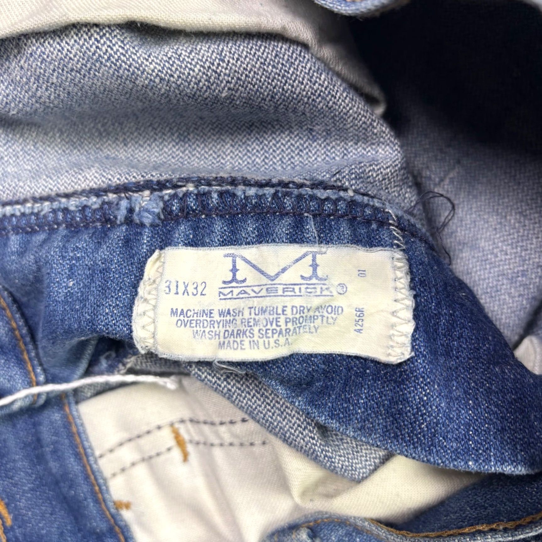 Bell VINTAGE Mavericks Jeans Womens 28x30 Medium Wash Flare Leg Denim Pants Bell Bottoms Size 28" / US 6 / IT 42 - 6 Thumbnail