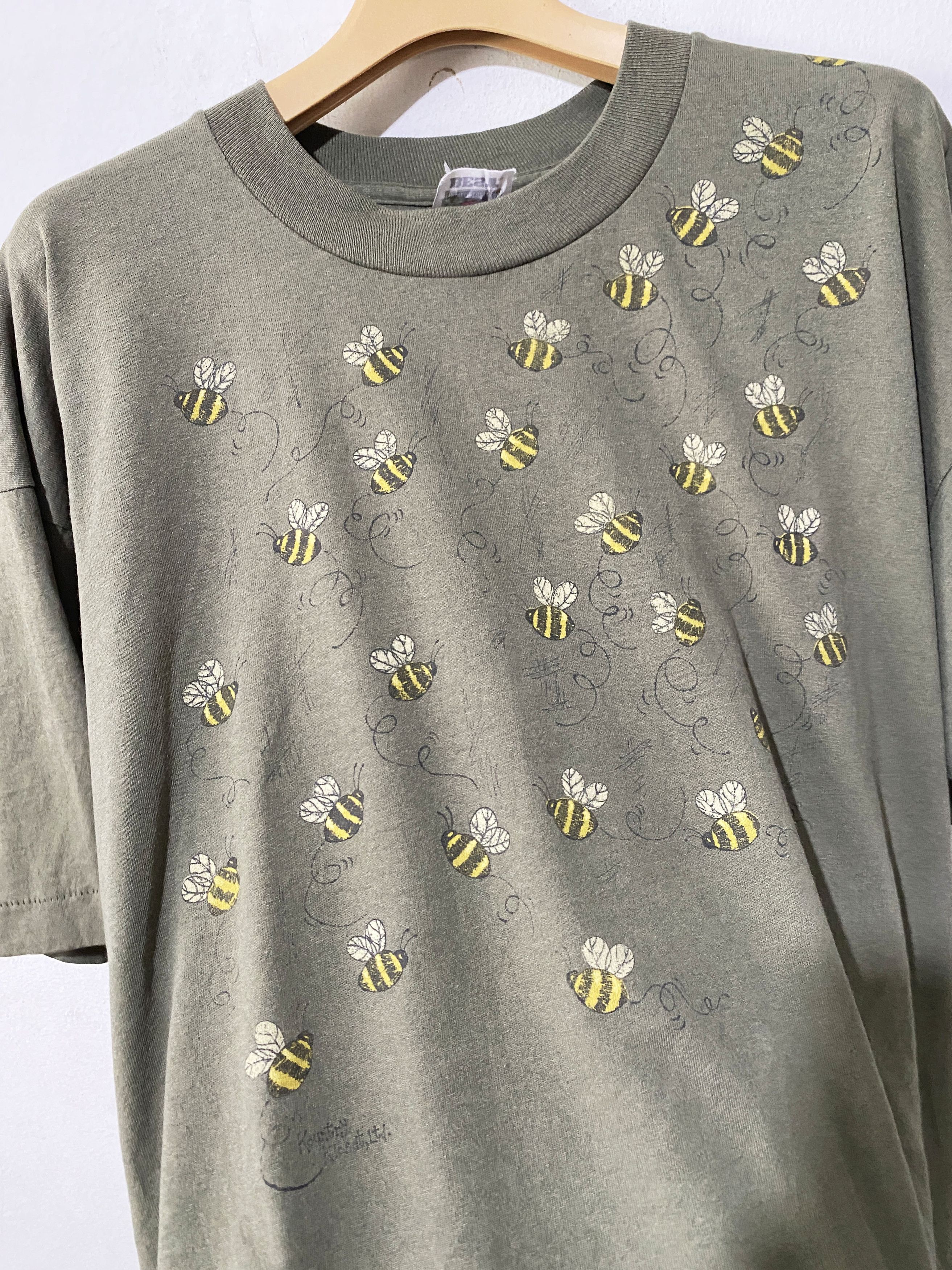 Vintage Vintage 90s Bees Shirt Size US XL / EU 56 / 4 - 2 Thumbnail