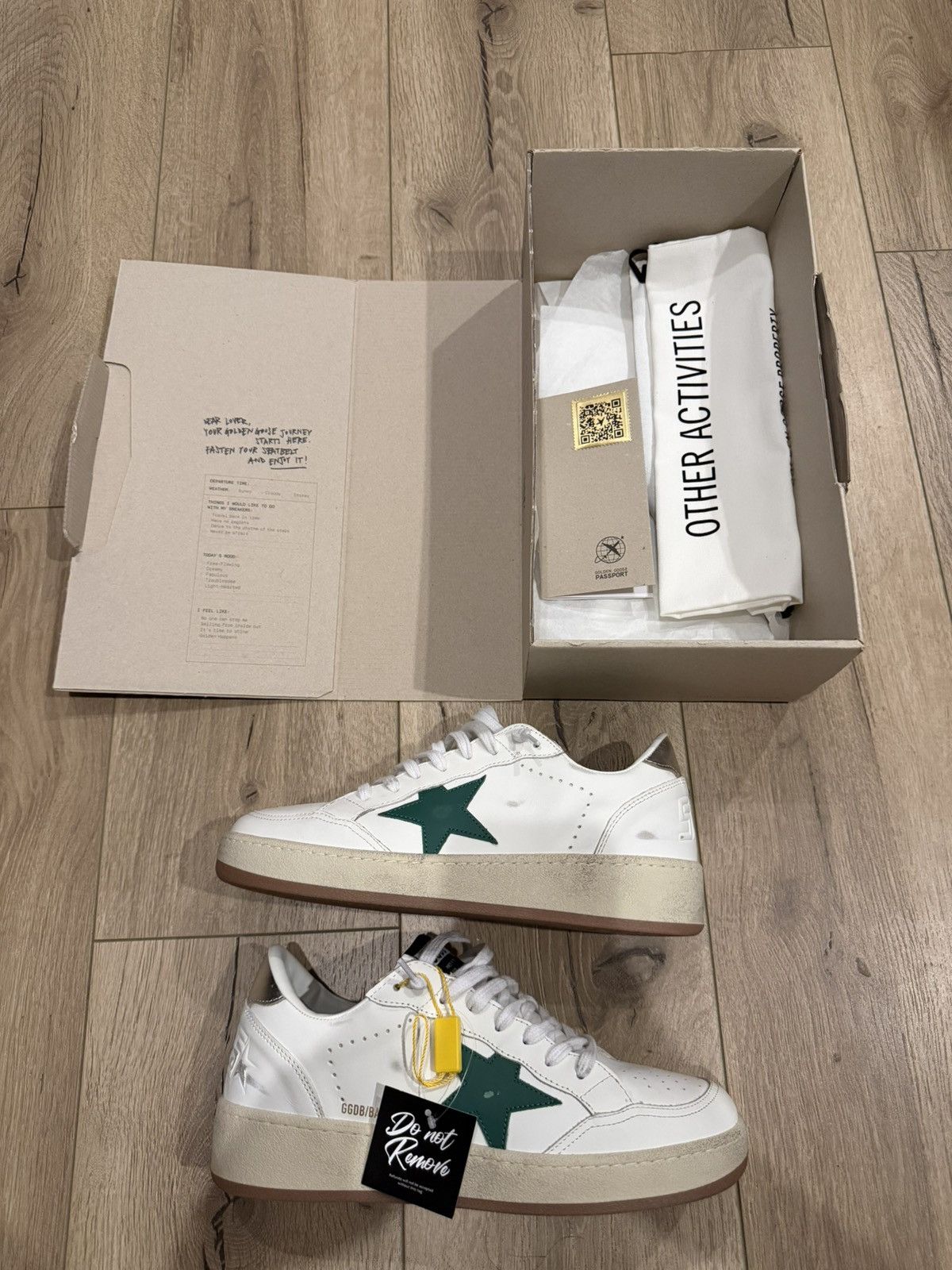 Golden Goose Golden Goose Ball Star Size US 9 / EU 42 - 1 Thumbnail