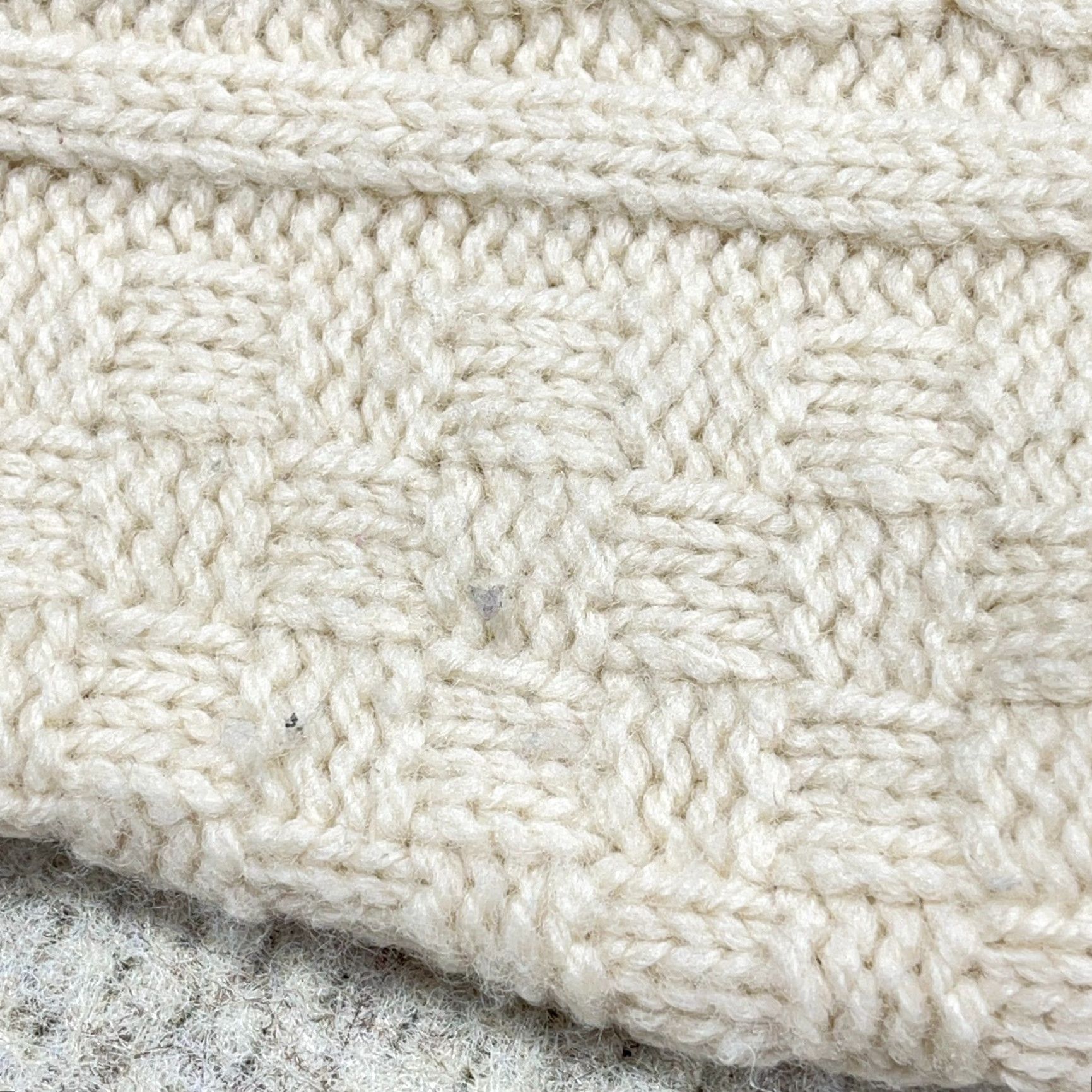 Vintage Vintage Callan Country Cream Cable Knit Women's Medium Pullover Sweater User: Vintage Callan Country Cream Cable Knit Women's Medium Pullover Sweater Size M / US 6-8 / IT 42-44 - 4 Thumbnail