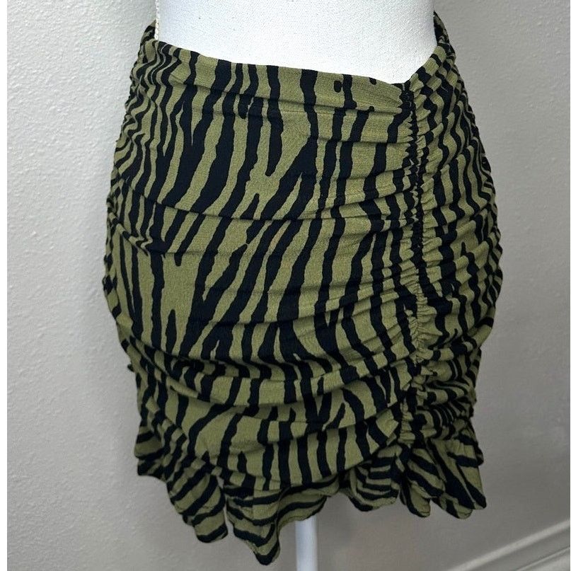Zara ZARA Green Zebra Print Ruched Mini Skirt XS Ruffle Hem Zip Size 24" / US 00 / IT 34 - 1 Thumbnail