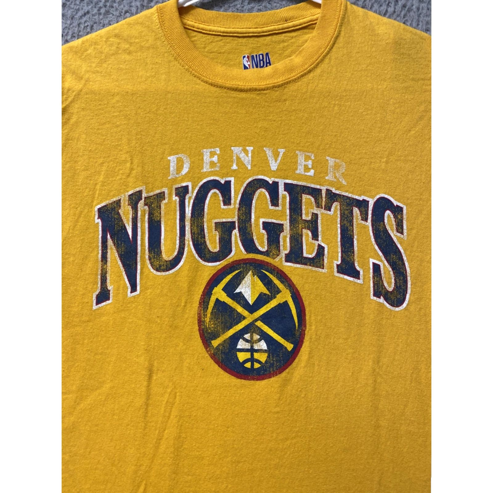 NFL NBA Denver Nuggets T-Shirt Mens Small Graphic Logo Cotton Crew Neck Football Tee Size US M / EU 48-50 / 2 - 2 Thumbnail