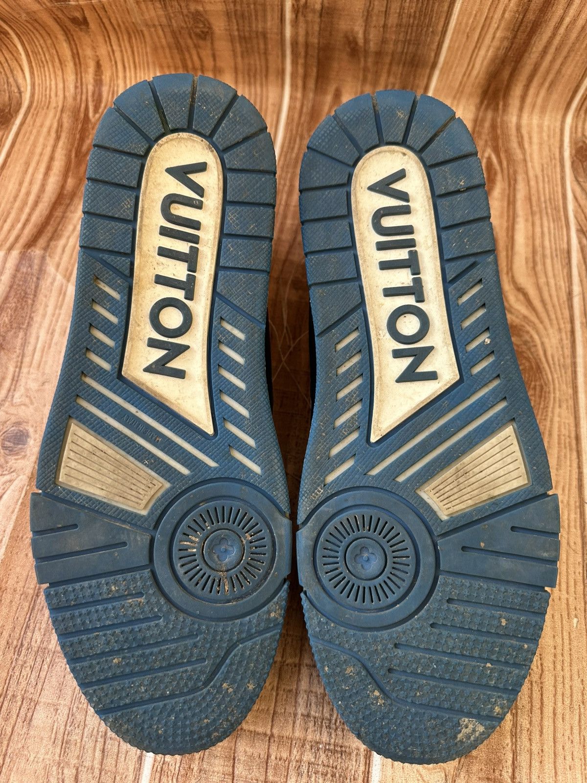 Louis Vuitton Louis Vuitton X Virgil Abloh Leather Lowtops Size US 9 / EU 42 - 21 Thumbnail