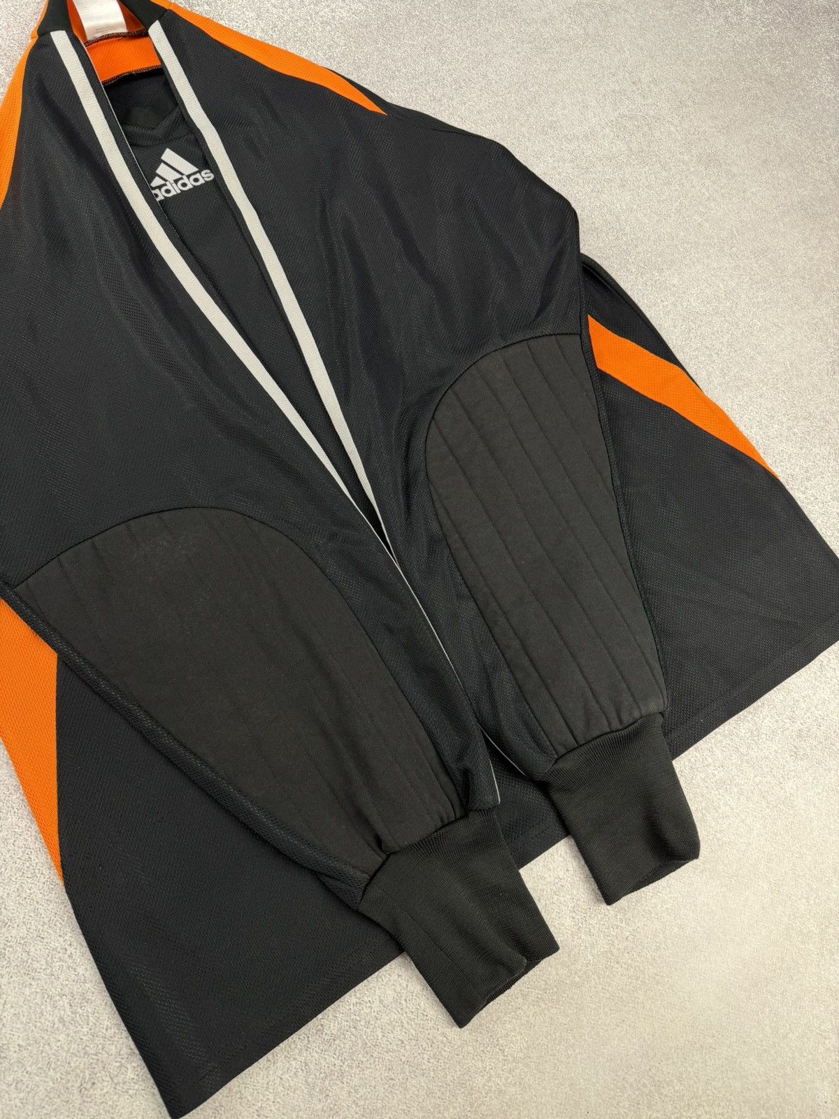 Adidas Vintage Adidas Goalkeeper Jersey Men’s Size M Size US M / EU 48-50 / 2 - 17 Thumbnail