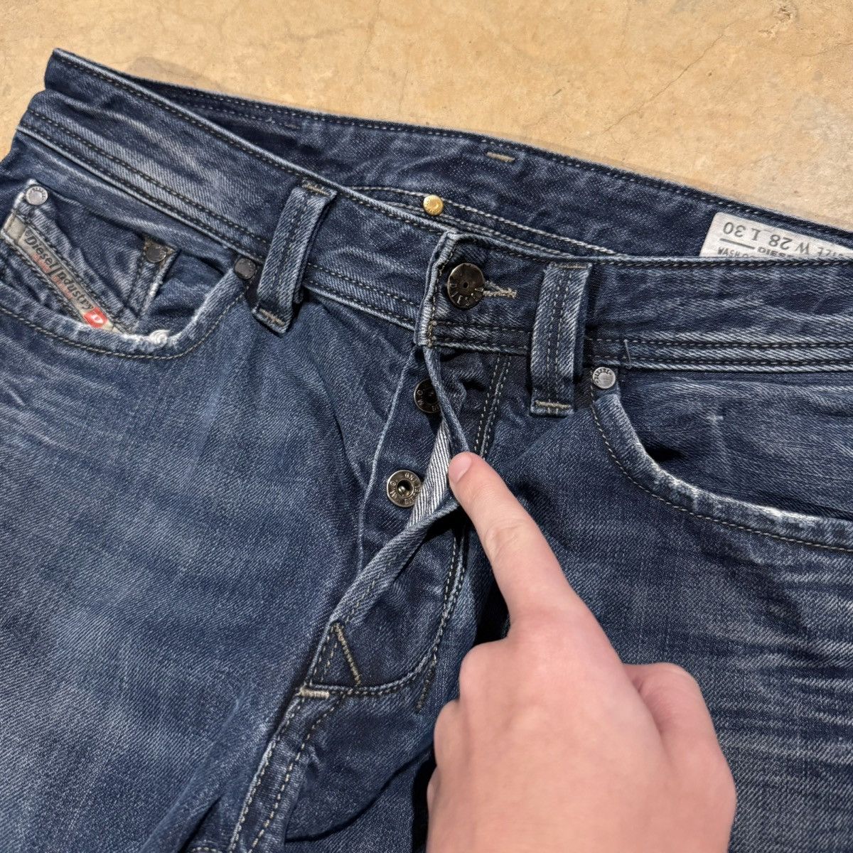 Diesel Vtg Diesel Larkee Faded Distressed Straight Leg Jeans Y2K Size US 28 / EU 44 - 6 Thumbnail