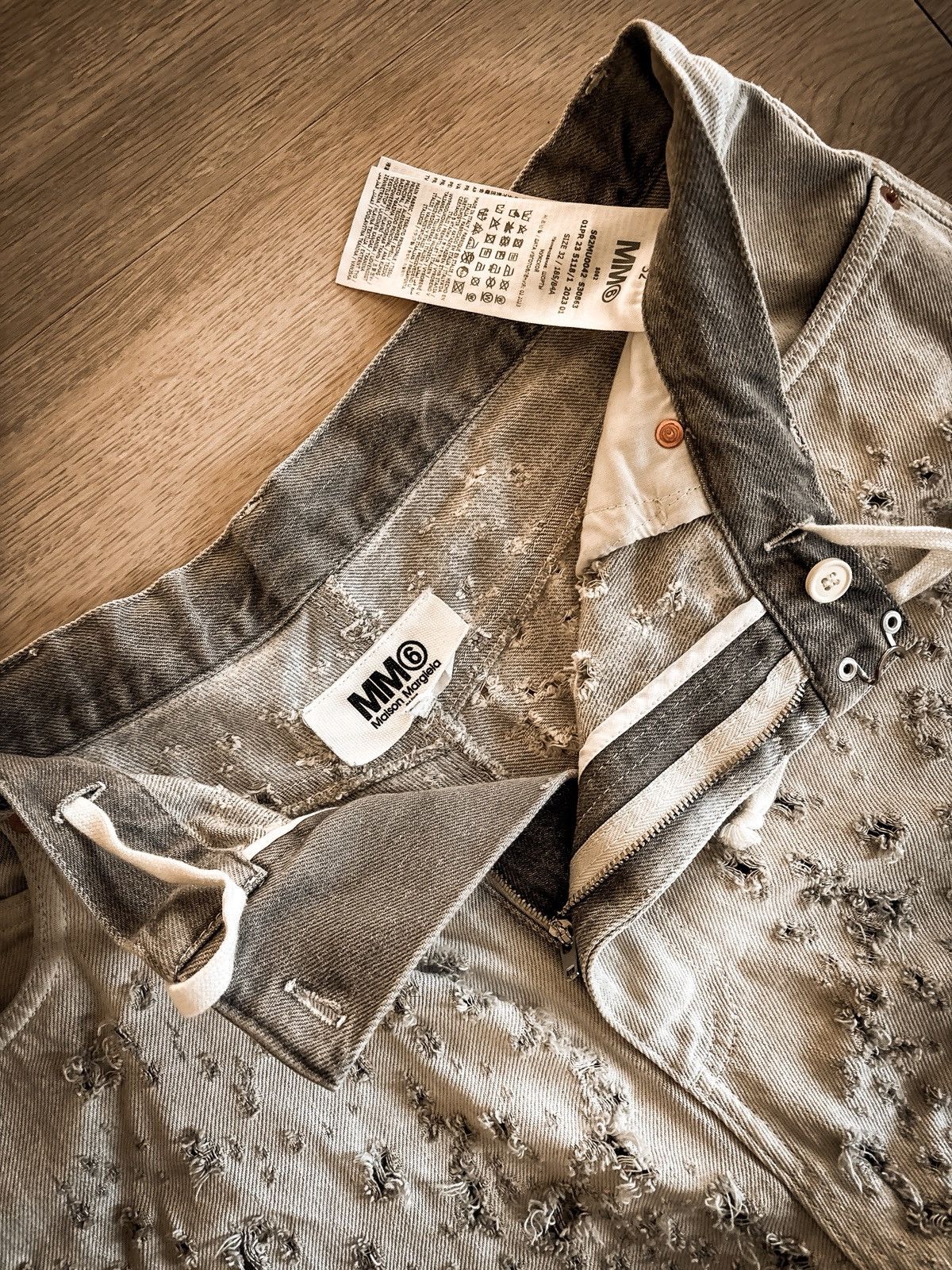 MM6 MM6 Maison Margiela Destroyed Denim Shorts SS23 Size US 32 / EU 48 - 2 Thumbnail