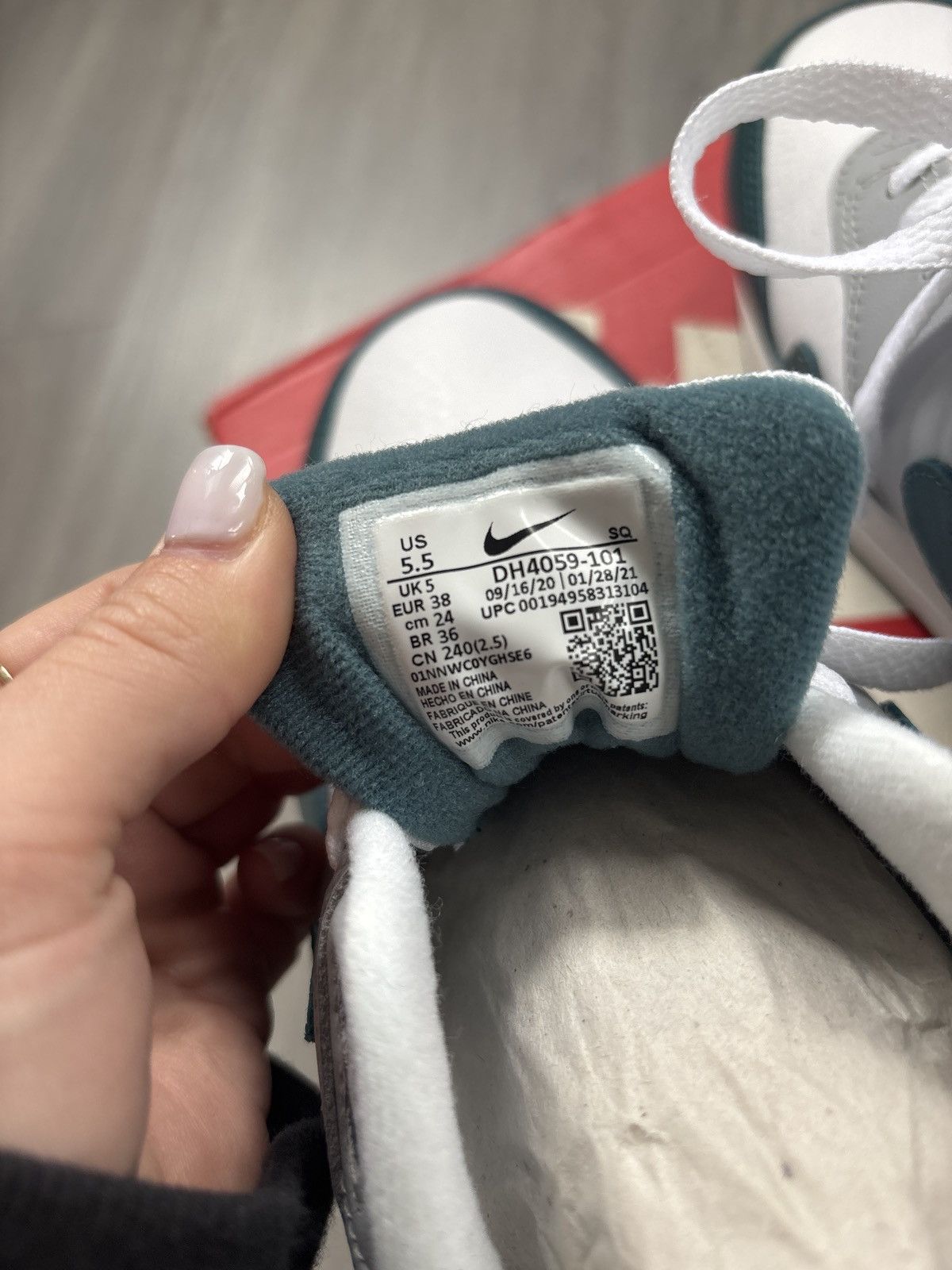 Nike Nike Air Max 1 LV8 Size US 5.5 / EU 38 - 9 Thumbnail
