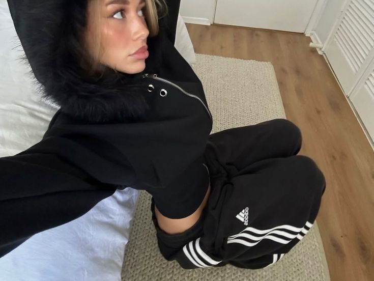 Adidas Unisex Adidas Balenciaga Style baggy Cotton Track Sweatpants Size US 33 - 12 Thumbnail