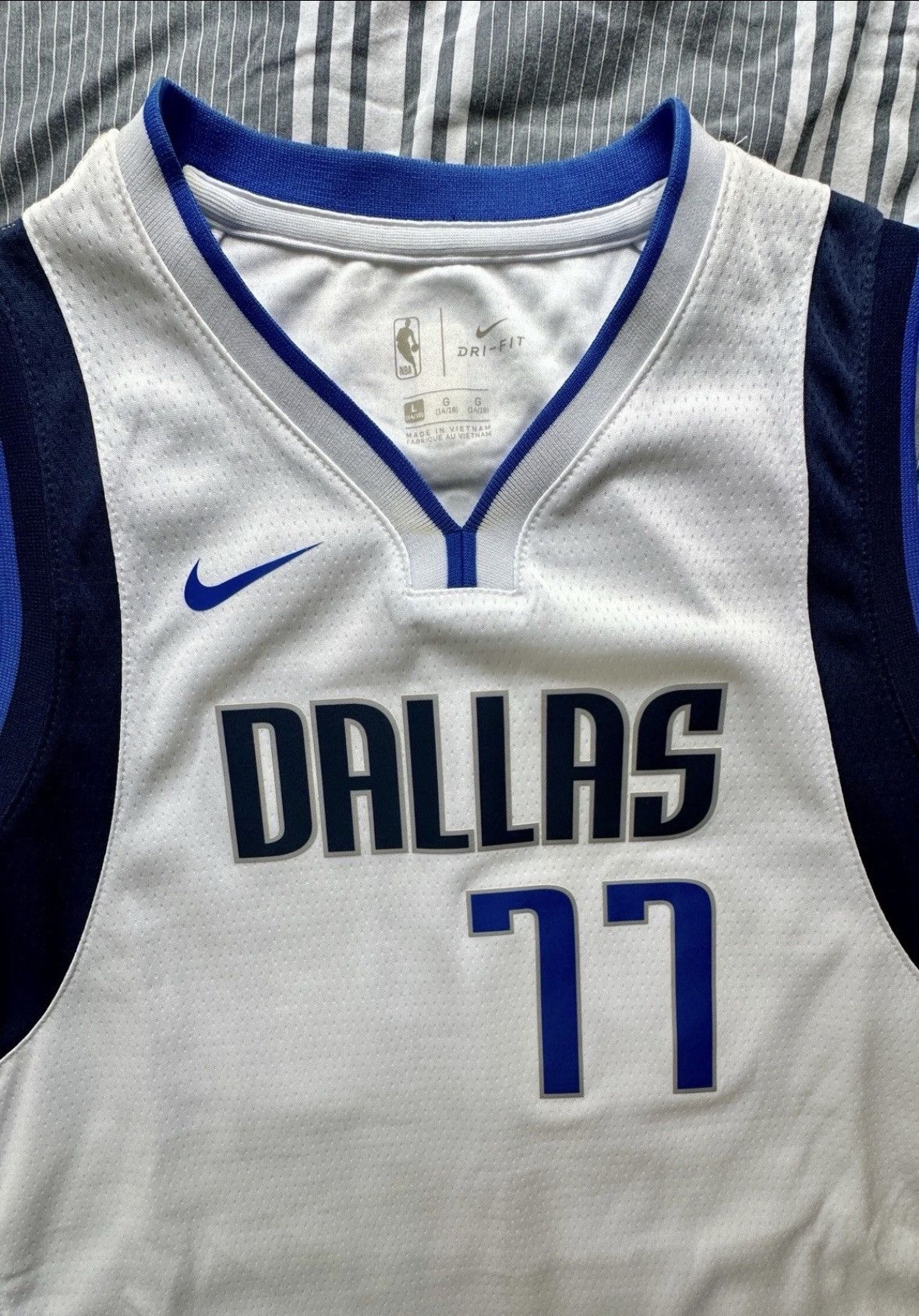 Nike Luka Doncic Jersey Size US S / EU 44-46 / 1 - 2 Thumbnail