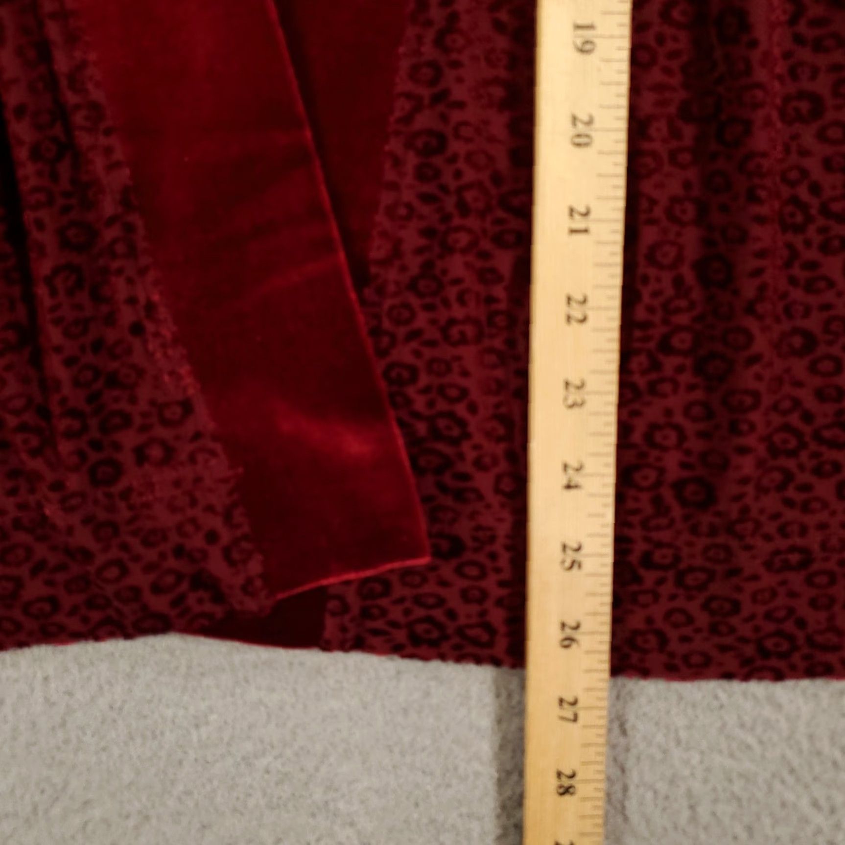Isaac Mizrahi Womens Velvet Cardigan Size Large Burgundy Animal Print Open Front Soft Comfort Size L / US 10 / IT 46 - 2 Thumbnail