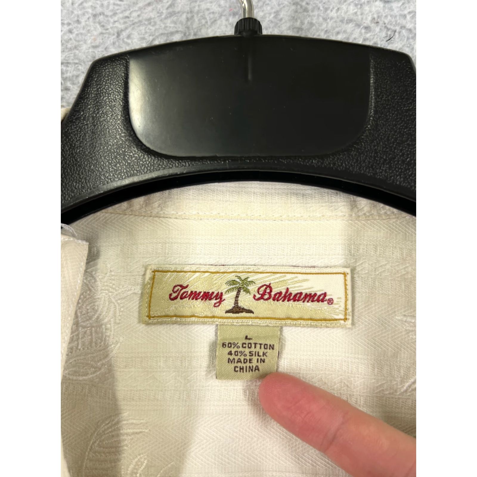 Tommy Bahama Tommy Bahama Shirt Men Large Beige Button-Up 100% Silk Hawaiian Pocket Vacation Size US L / EU 52-54 / 3 - 3 Thumbnail