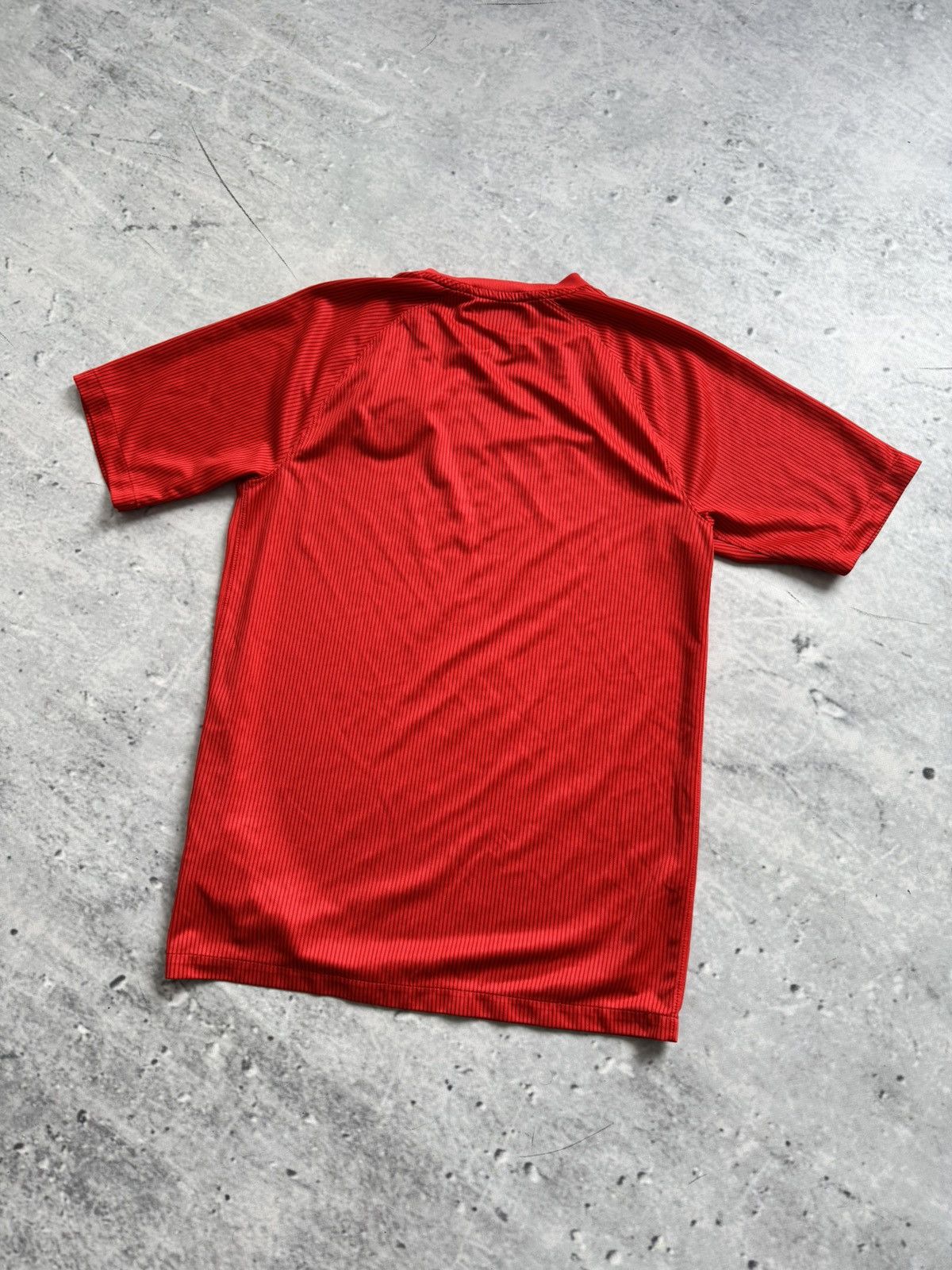 Nike × Vintage Nike England red jersey tee Size US S / EU 44-46 / 1 - 2 Thumbnail