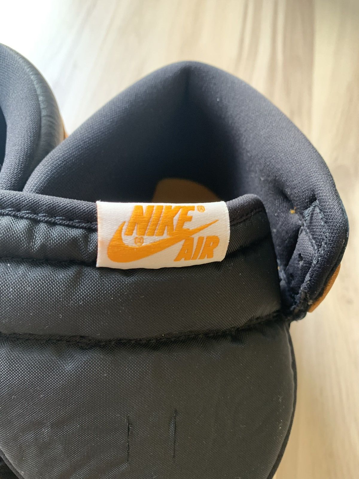 Nike Air Jordan 1 Retro High TAXI Yellow Toe Size US 10.5 / EU 43-44 - 7 Thumbnail