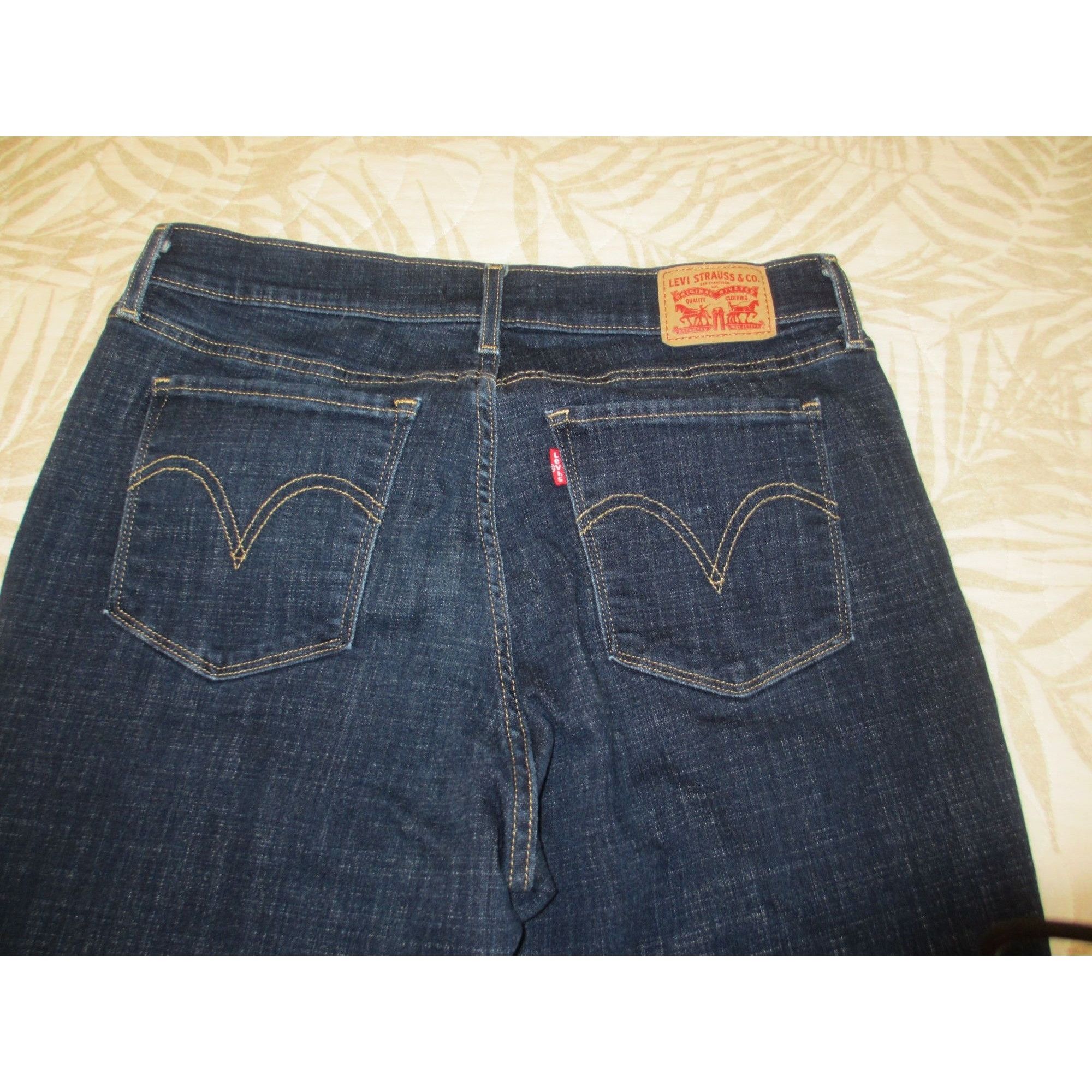 Levi's Levis Womens Classic Bootcut Jeans Size 12 Dark Wash Denim Size 34" / US 12 / IT 48 - 3 Thumbnail