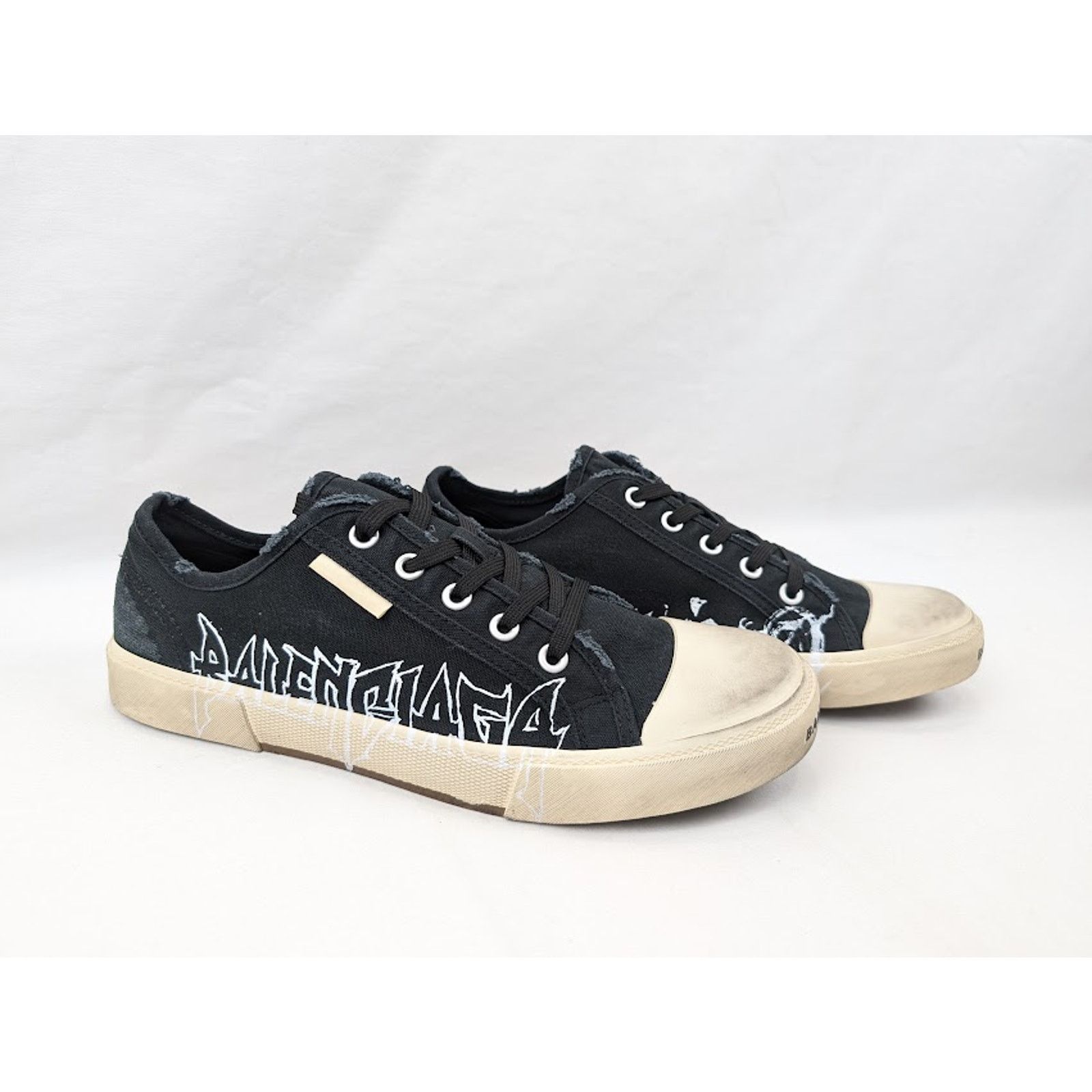 Balenciaga o1rshd1 Q:3 / Paris Low-Top Sneakers in Black/White Size US 11 / EU 44 - 12 Thumbnail