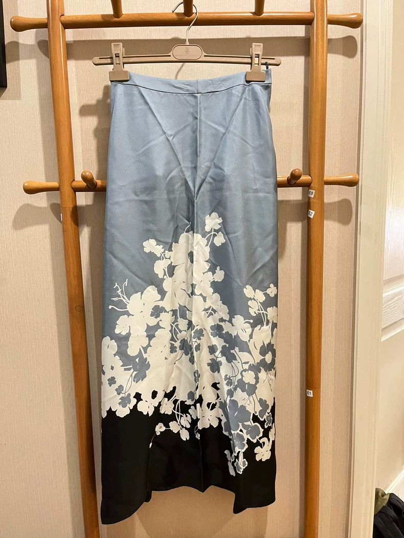 Loro Piana LORO PIANA Floral silk skirt Size 25" / US 0 / IT 36 - 1 Thumbnail