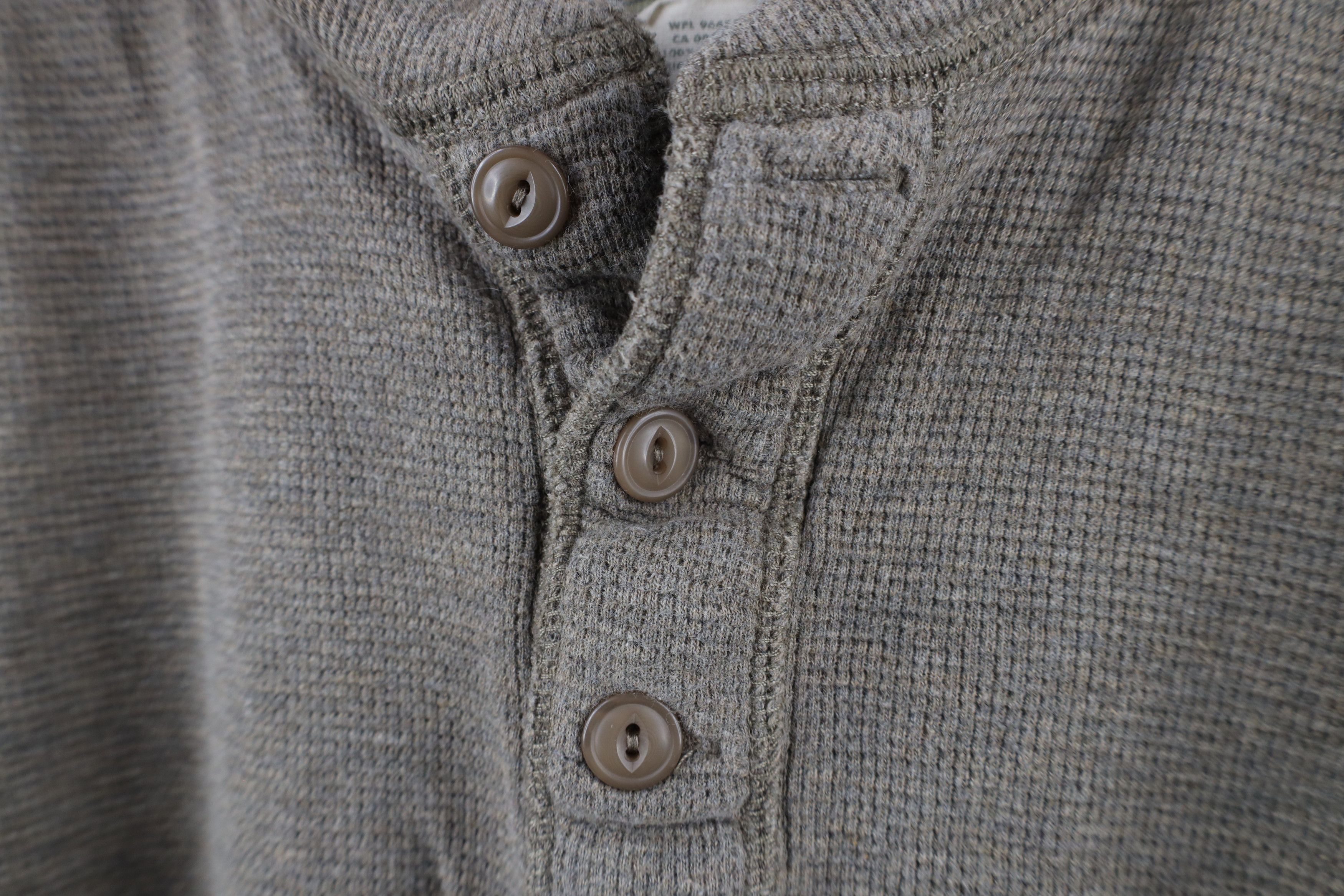 Eddie Bauer × Vintage Vintage Eddie Bauer Heavyweight Waffle Knit Henley T-Shirt Size US XXL / EU 58 / 5 - 4 Thumbnail