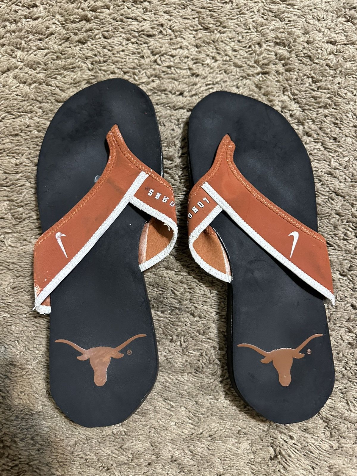 Nike Vintage Nike NCAA Texas Longhorns slides 00s size 12 Size US 12 / EU 45 - 2 Thumbnail