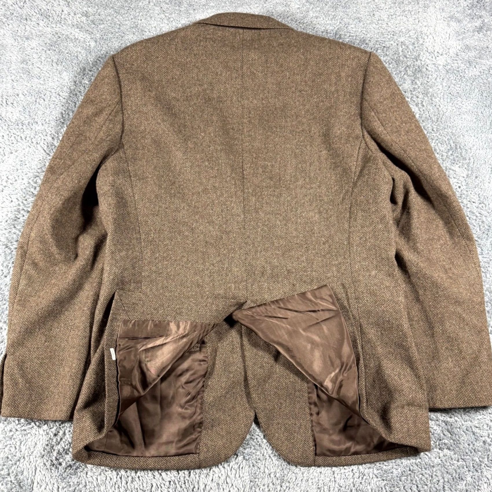 J.Crew Mens J.Crew Ludlow Sport Coat 42R Brown British Wool Herringbone Tweed Size US L / EU 52-54 / 3 - 6 Thumbnail