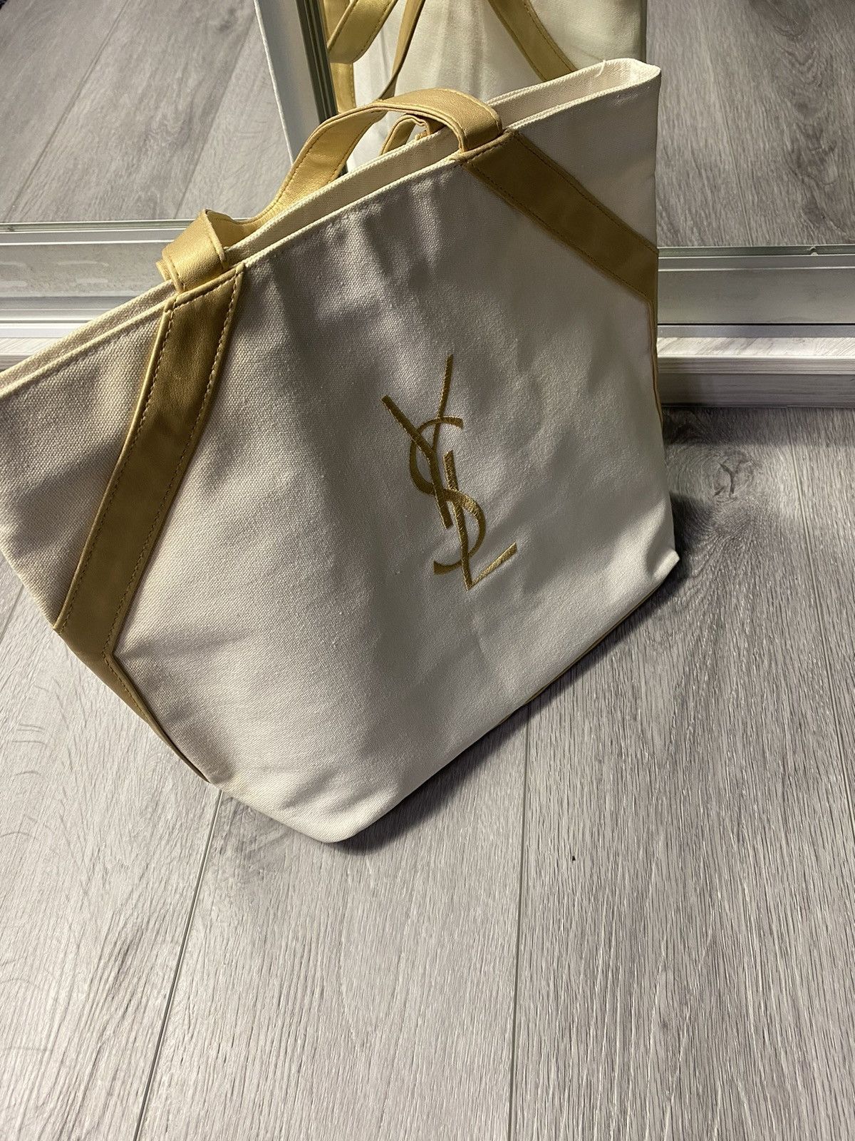 Yves Saint Laurent Yves Saint Laurent YSL Logo Lacquered Tote Shopper Hand Bag Size ONE SIZE - 1 Thumbnail