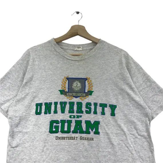 Vintage Vtg 90’ UNIVERSITY Of GUAM Crest Logo Tee Shirt Made In USA Size M / US 6-8 / IT 42-44 - 2 Thumbnail