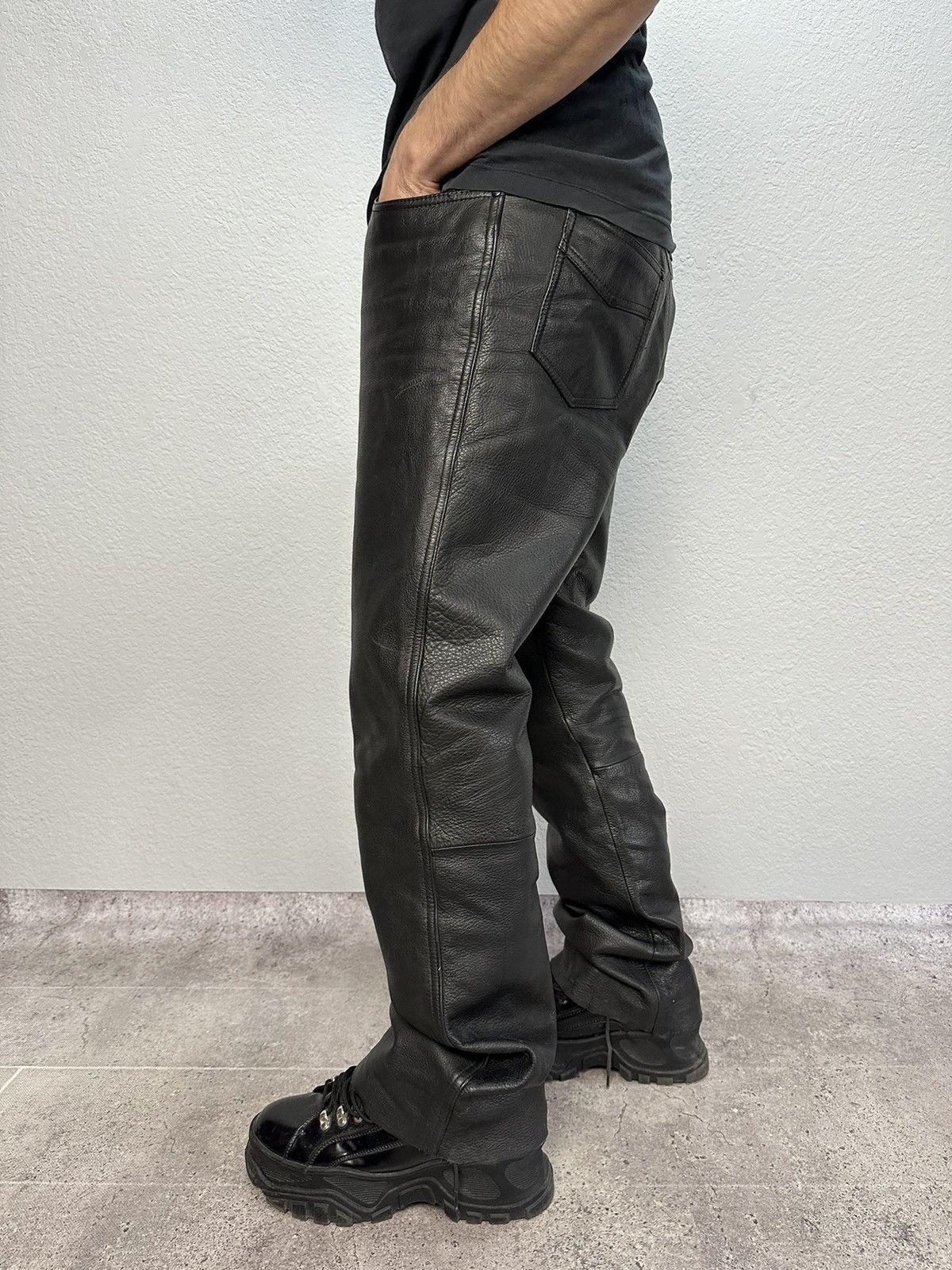 【古着】leather buggy pants モード y2k レザー 00's shiki tokyo（シキトウキョウ）の「Synthetic Leather Wide