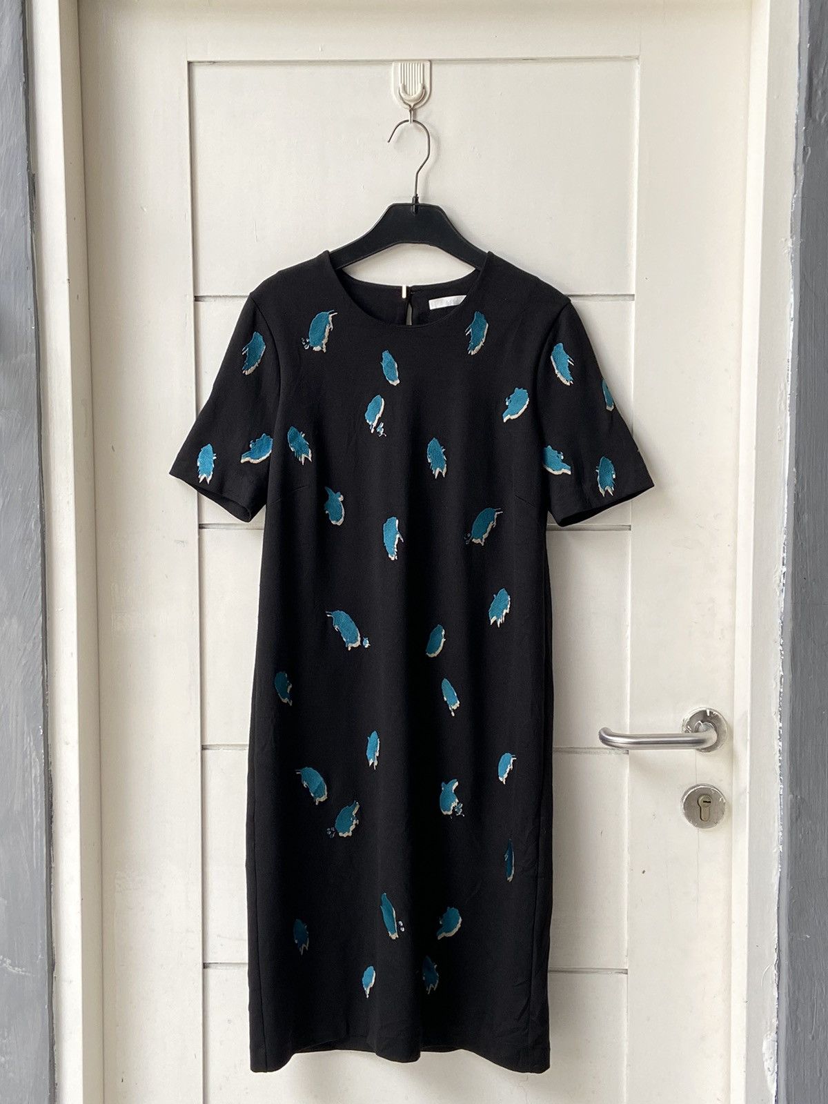 Hugo Boss HUGO BOSS Motive Midi Dress Size XS / US 0-2 / IT 36-38 - 1 Thumbnail