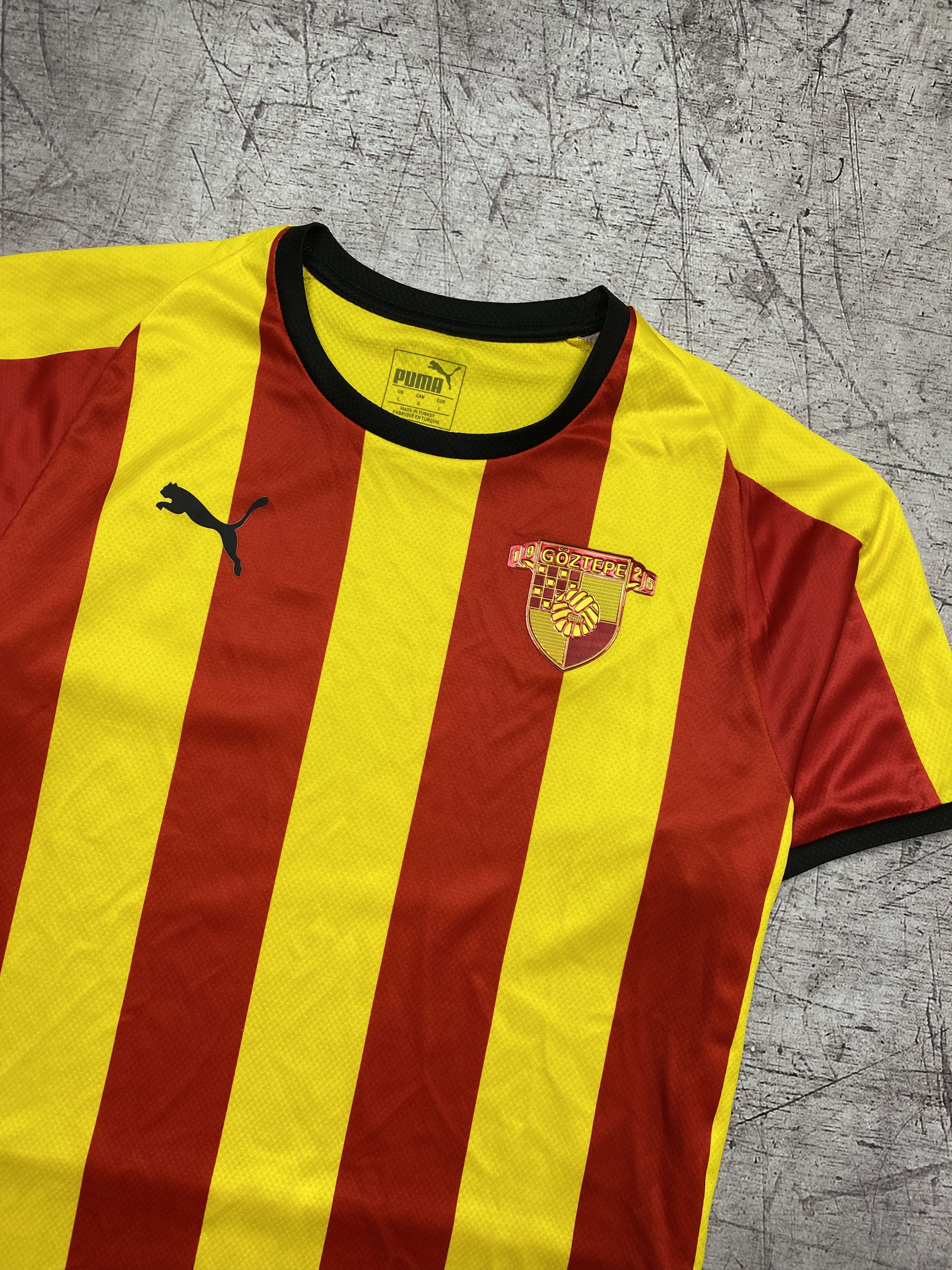 Puma × Vintage Puma Goztepe 2019 2020 Home Football Shirt Soccer Jersey Size US L / EU 52-54 / 3 - 2 Thumbnail