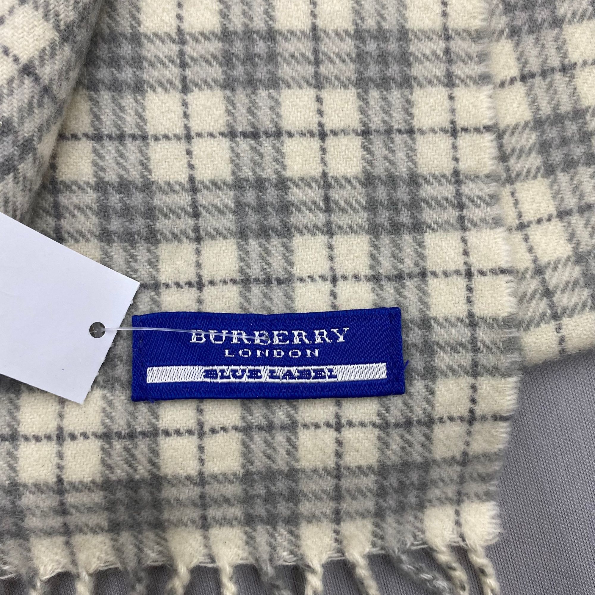 Burberry Vintage Burberry Scarf Muffler Wool Plaid Fringe Scarves Size ONE SIZE - 5 Thumbnail